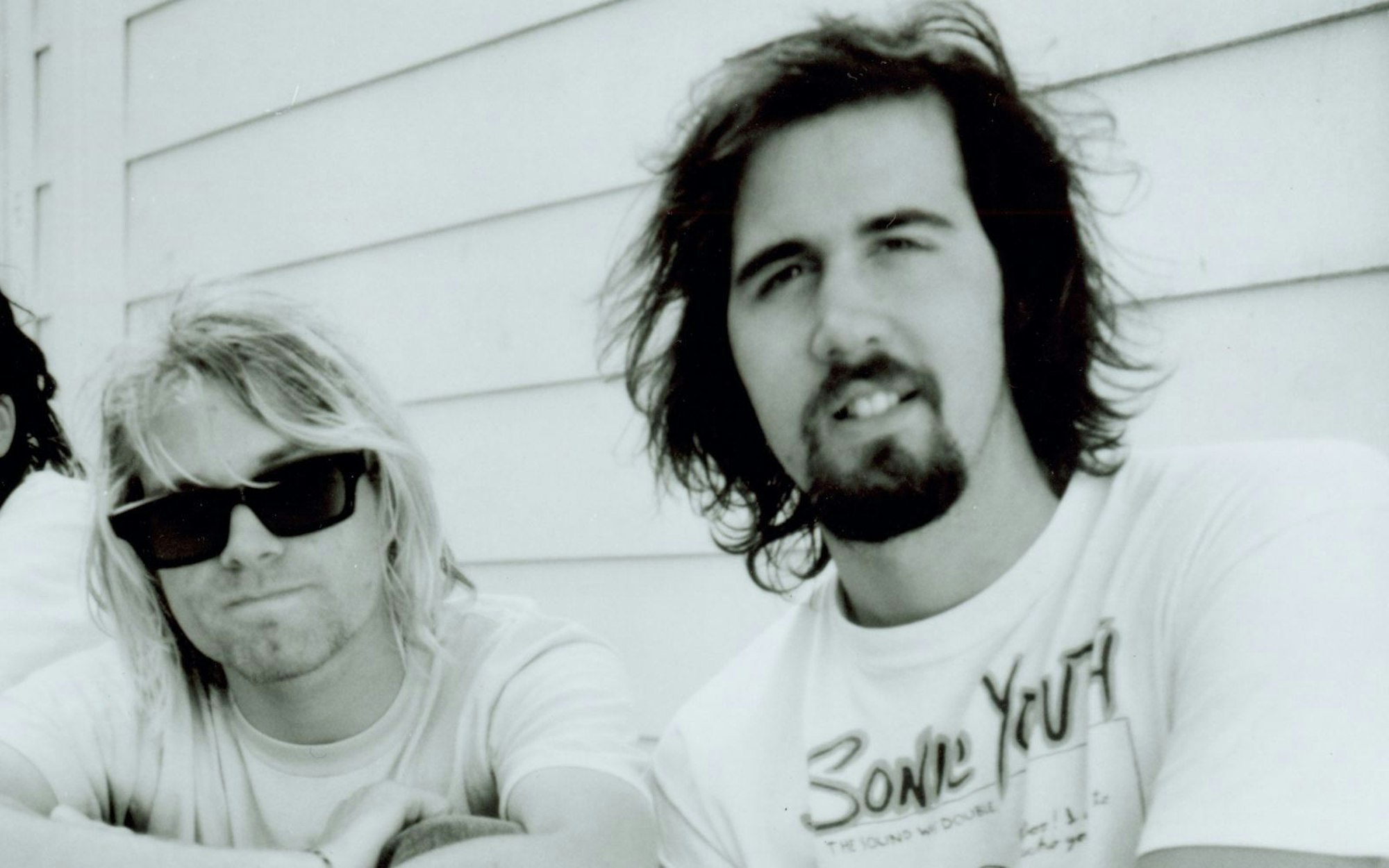 Krist Novoselic (rechts, zu sehen mit Kurt Cobain) gilt als das stille Nirvana-Mitglied. Der Bassist wird am 16. Mai 2025 60 Jahre alt. (Bild: Universal)