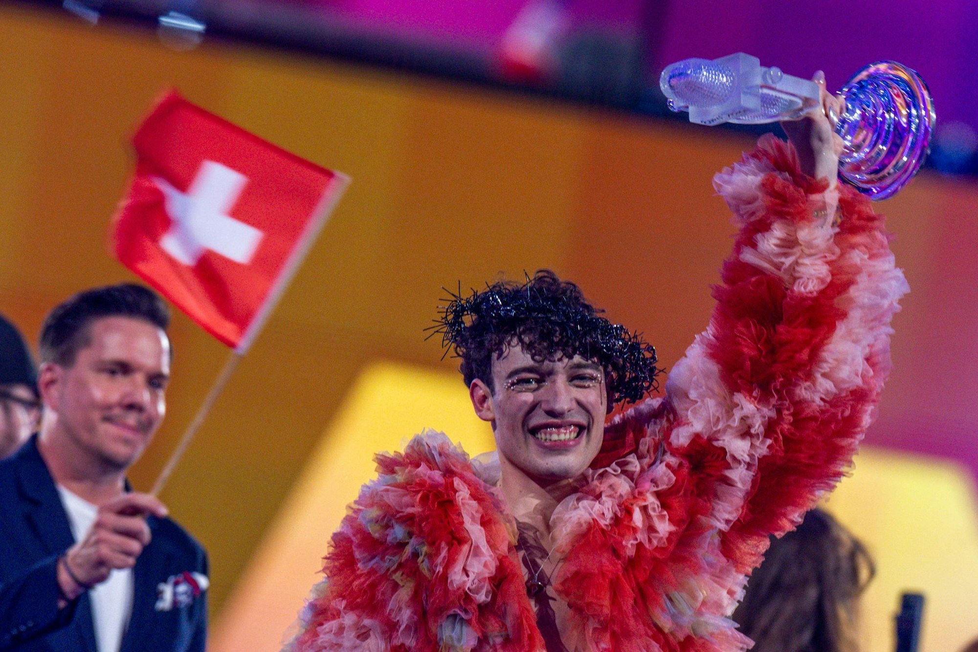 Basel ist Gastgeber, weil Nemo den ESC 2024 für die Schweiz gewonnen hat