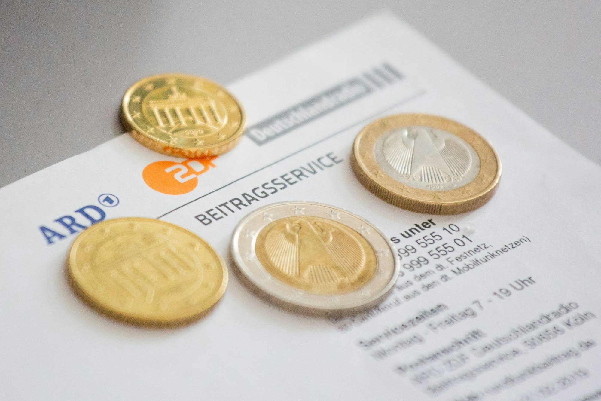 Es gibt Streit um die Höhe des Rundfunkbeitrags