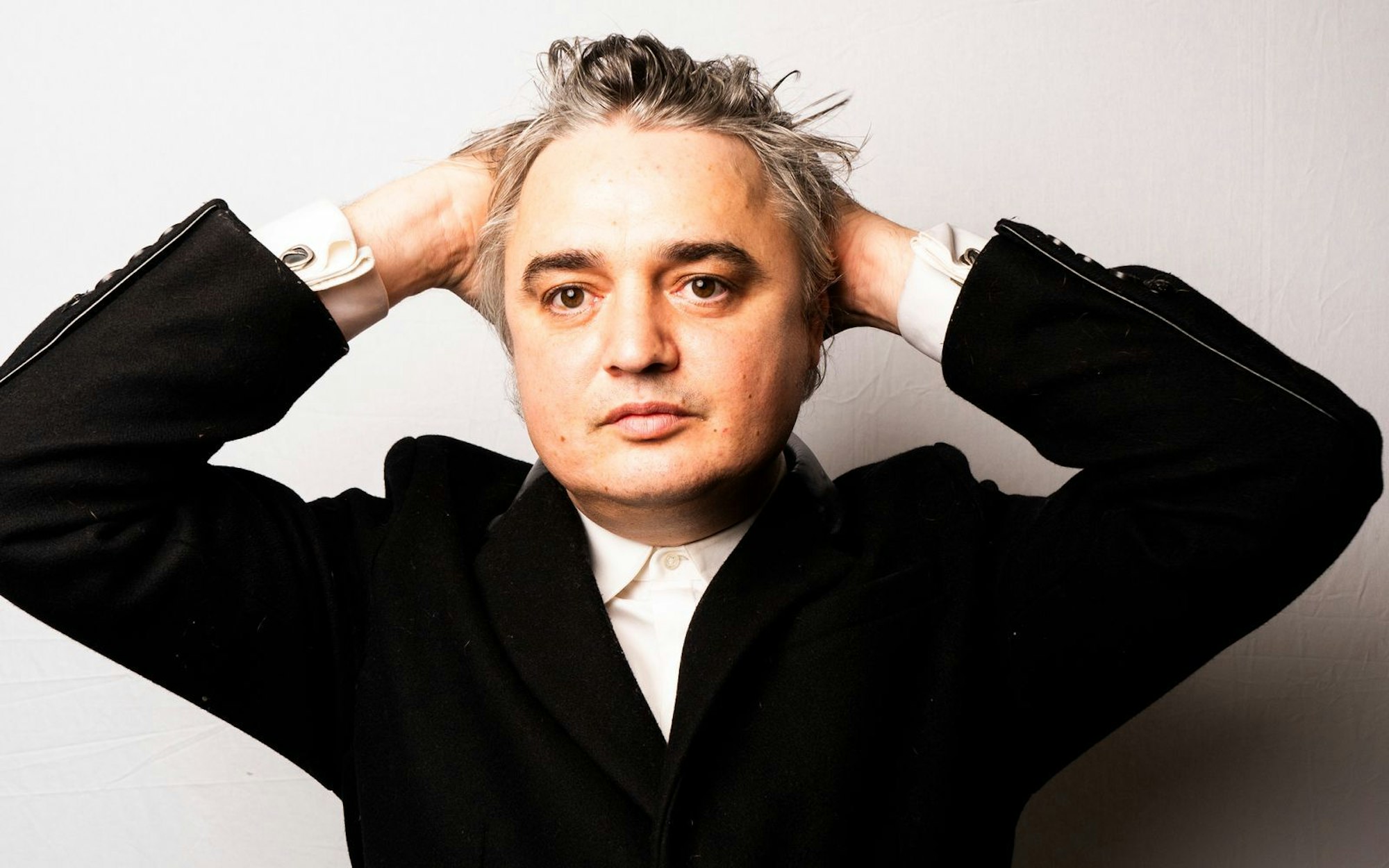 Peter Doherty veröffentlicht mit „Felt Better Alive“ (VÖ: 16. Mai) ein neues Soloalbum. (Bild: Roger Sargent)