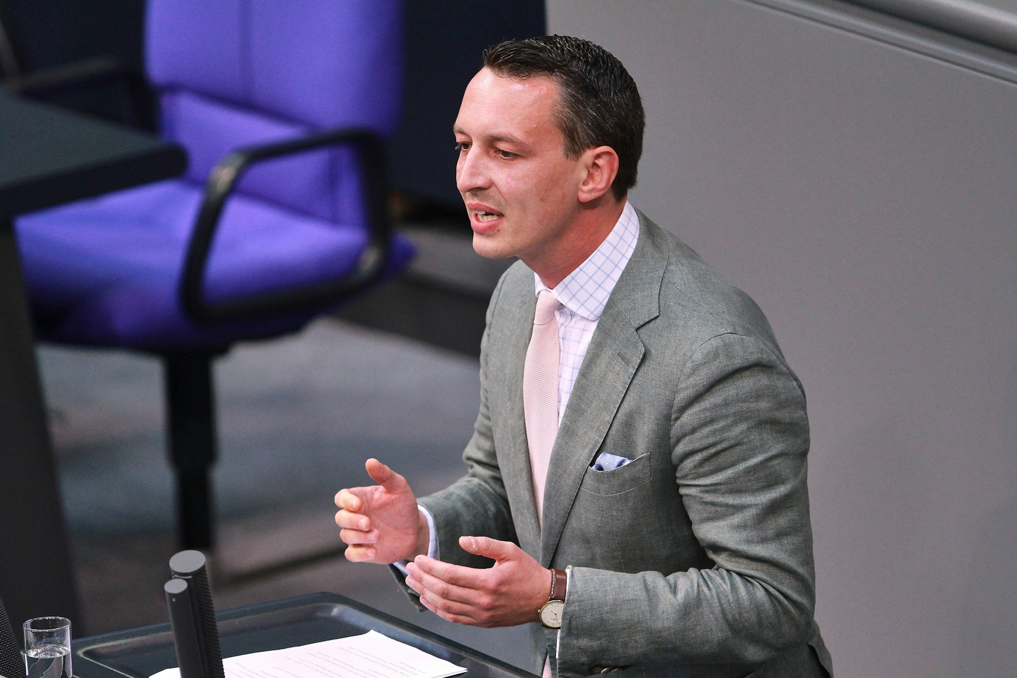 Berlin, Deutschland, 03.07.2024: Deutscher Bundestag: 180. Bundestagssitzung: Matthias Helferich, fraktionslos aber AfD-Parteimitglied *** Berlin, Germany, 03 07 2024 German Bundestag 180 Bundestag session Matthias Helferich, non-attached but AfD party member Copyright: xdtsxNachrichtenagenturx dts_43151