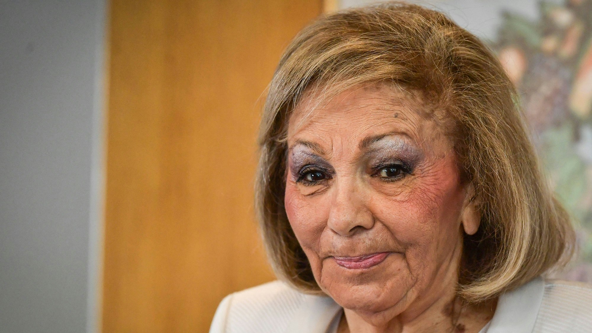 Farah Pahlavi bei ihrem Besuch in Paris.