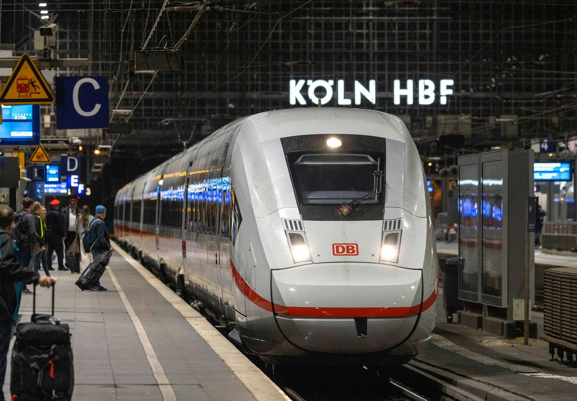 Die Deutsche Bahn war im April wieder besonders unpünktlich unterwegs. (Archivbild)