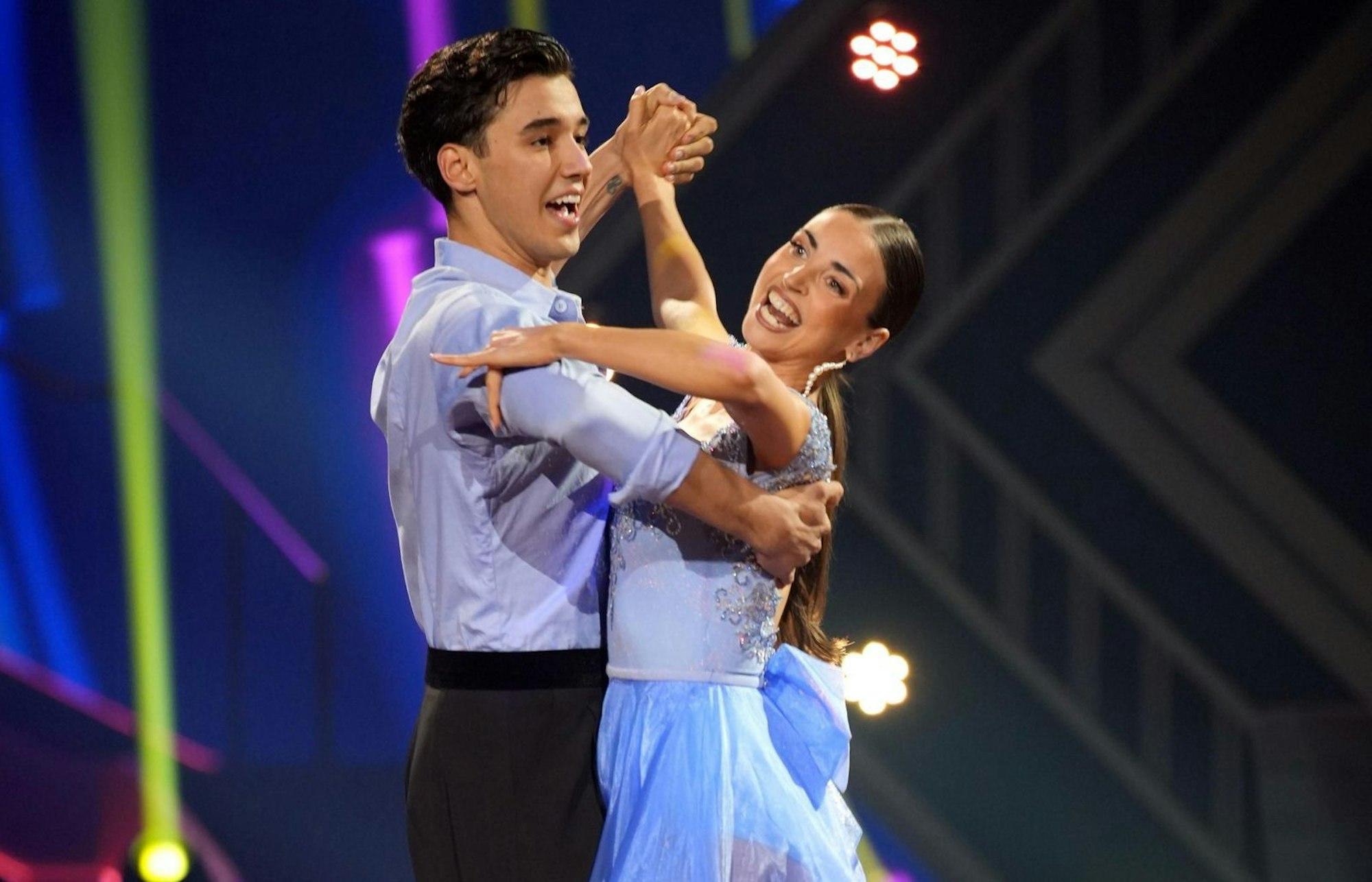 Und nochmal 30! Auch Diego und Ekat tanzten mit ihrem Impro-Quickstep zur Höchstwertung. (Bild: RTL / Stefan Gregorowius)