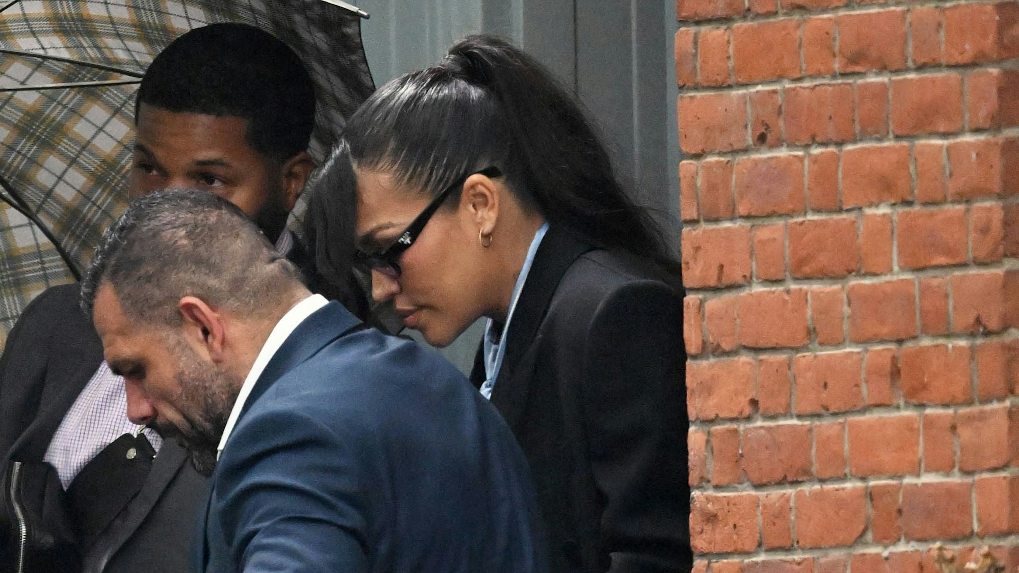 Cassie Ventura verlässt das Gerichtsgebäude in Manhattan.