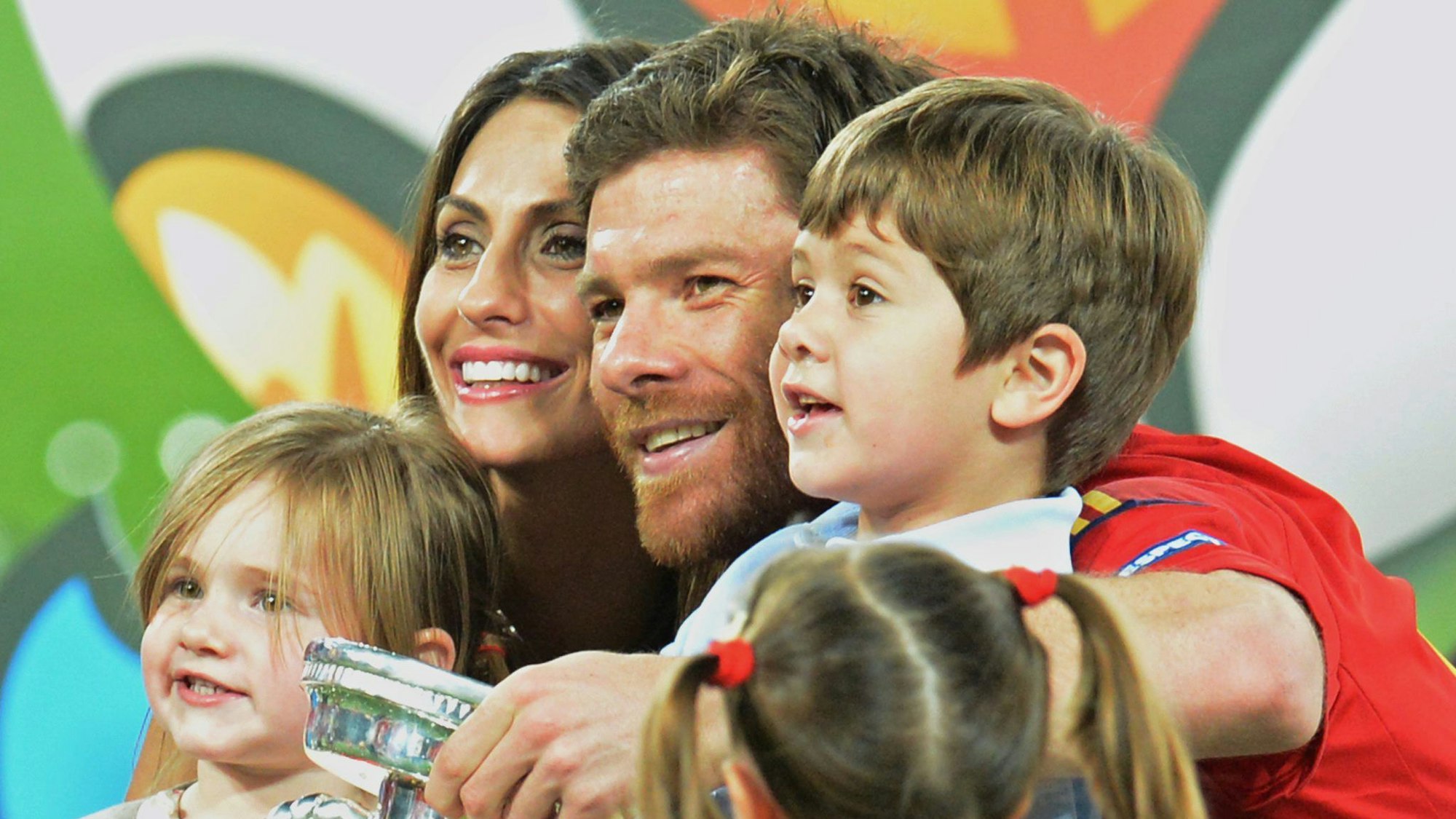 Xabi Alonso und seine Familie - hier im Jahr 2012 - haben sich in Leverkusen sehr wohlgefühlt.