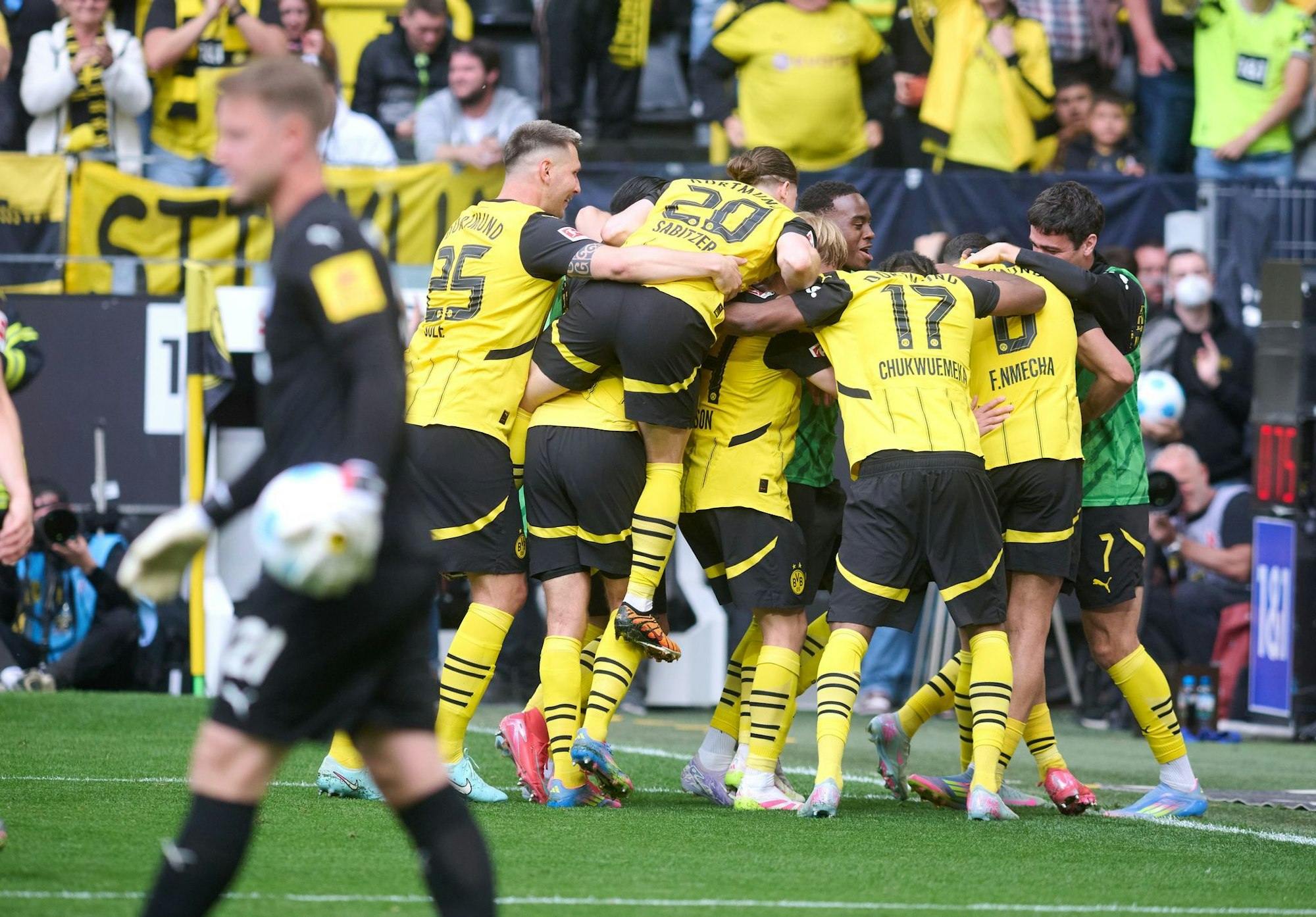 Der BVB jubelt über das 3:0.