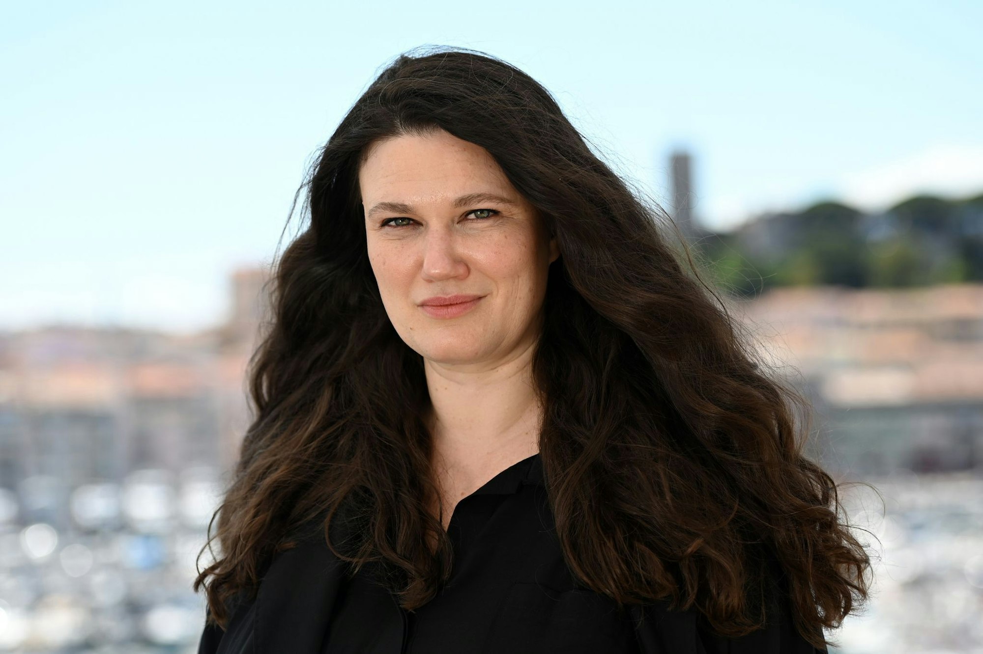 Mascha Schilinski hat es mit ihrem erst zweiten Spielfilm in den Cannes-Wettbewerb geschafft.