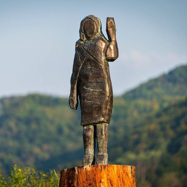 Der US-Künstler Brad Downey hat die Statue von Donald Trumps Ehefrau Melania Trump gestaltet.