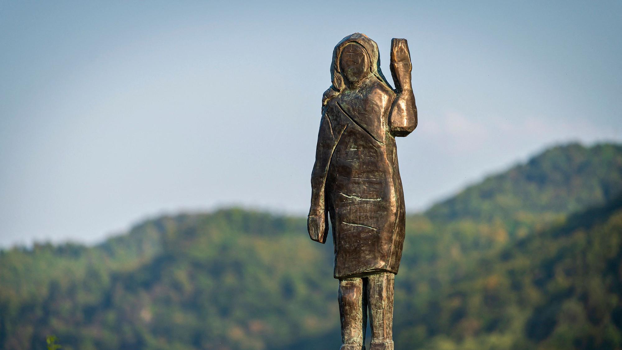 Der US-Künstler Brad Downey hat die Statue von Donald Trumps Ehefrau Melania Trump gestaltet.