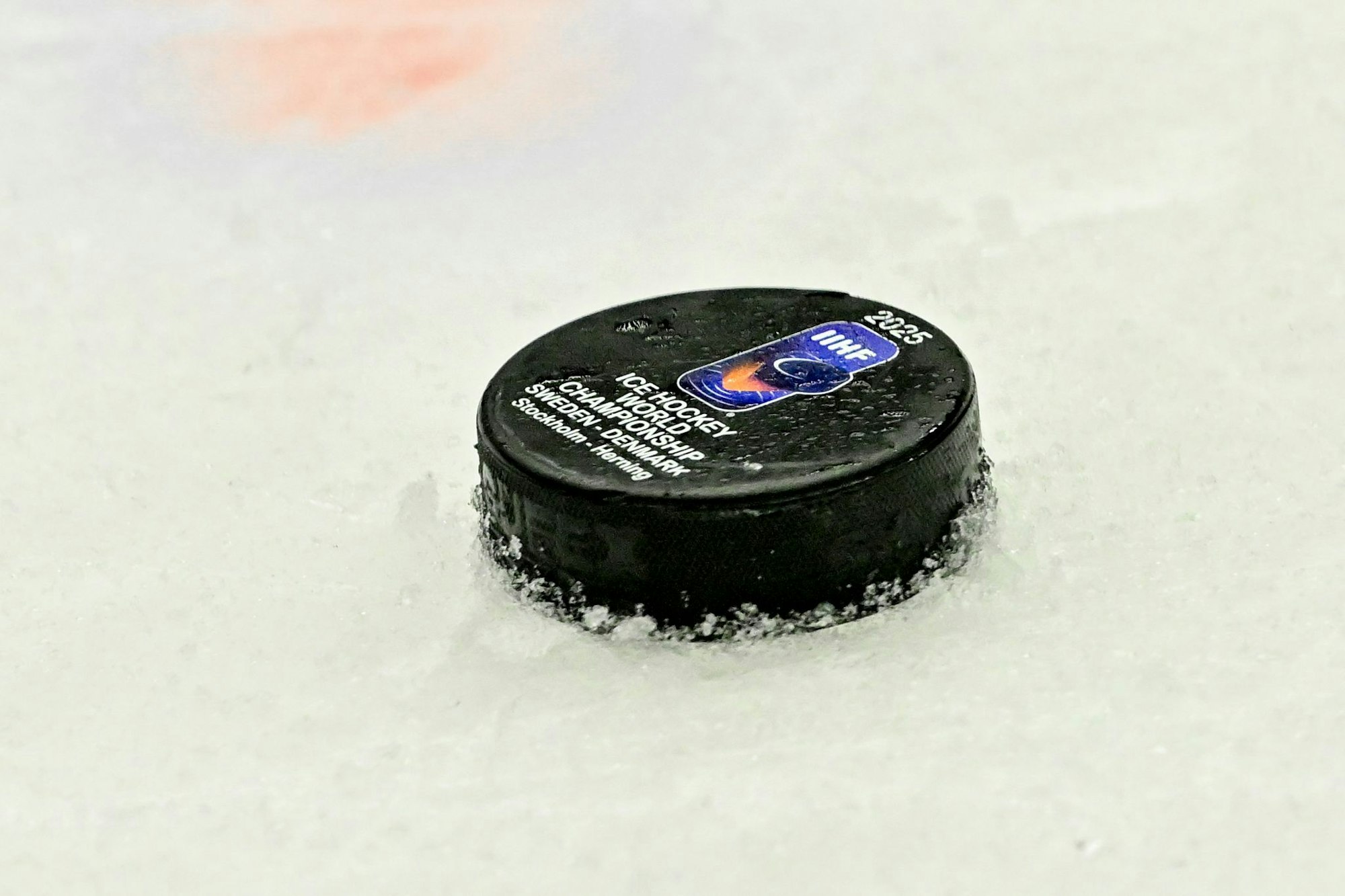 Die Qualität der Eisfläche in der Messehalle von Herning erhielt viel Kritik.