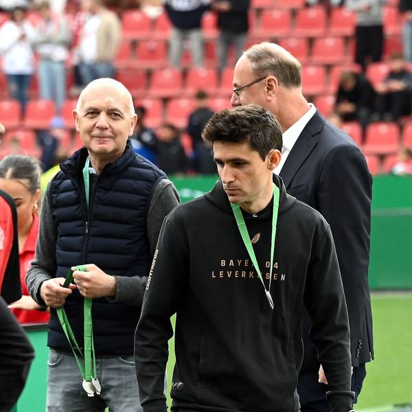 18.056.2025,Fussball-A-Junioren Bundesliga Finale
Bayer 04 Leverkusen - 1. FC Köln
Entäuschung bei Tr: Sergi Runge (Bayer)
Foto: Uli Herhaus