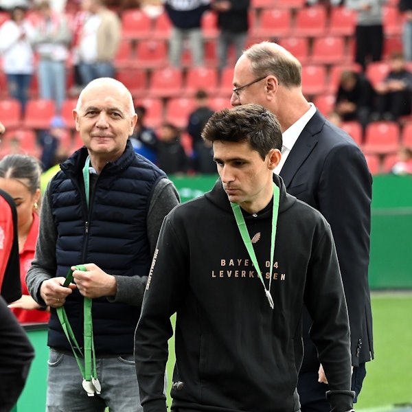 18.056.2025,Fussball-A-Junioren Bundesliga Finale
Bayer 04 Leverkusen - 1. FC Köln
Entäuschung bei Tr: Sergi Runge (Bayer)
Foto: Uli Herhaus