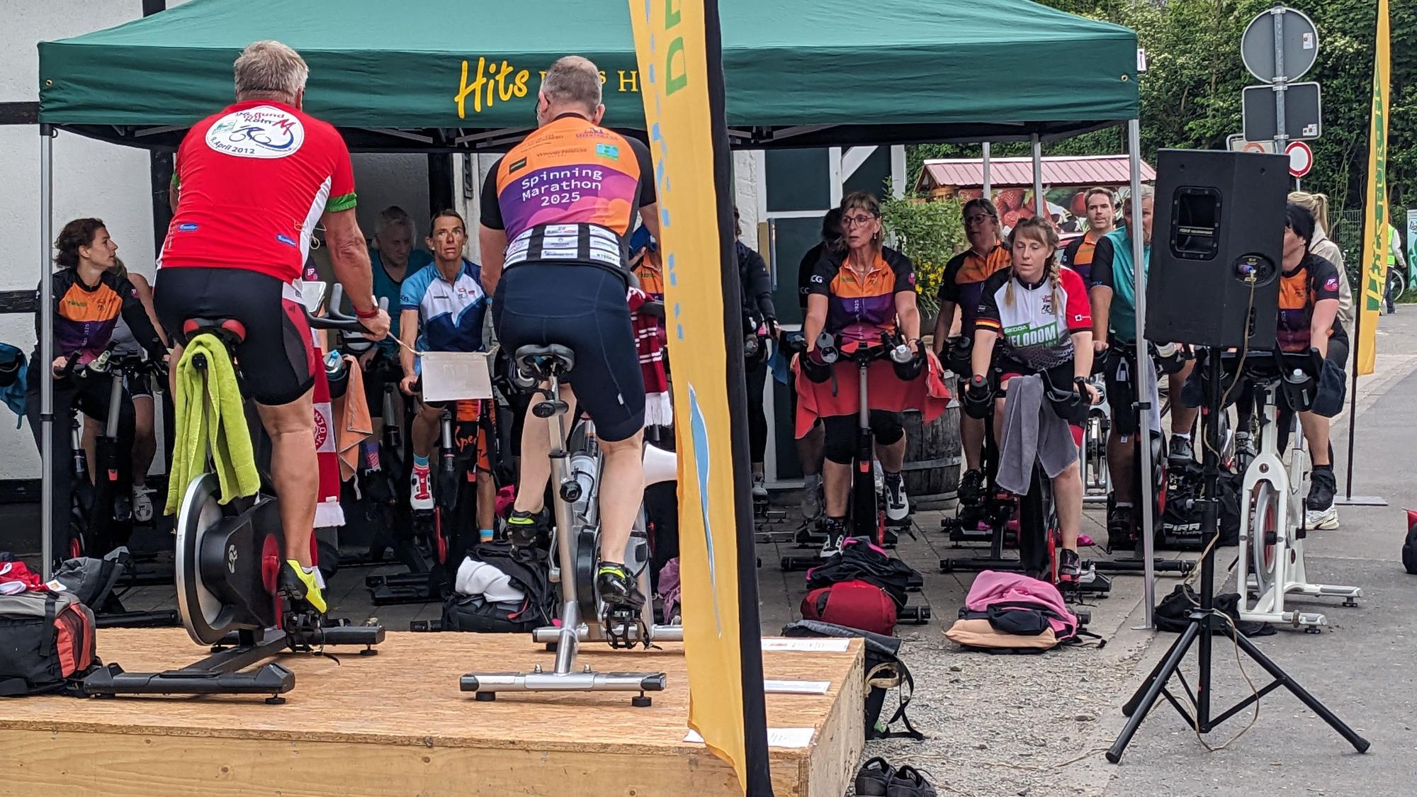 Für den guten Zweck wurde auch geradelt: Spinning Bike.