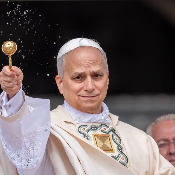 18.05.2025, Vatikan, Vatikanstadt: Der neue Papst Leo XIV. bei seiner Amtseinführung auf dem Petersplatz. Der US-Amerikaner Robert Francis Prevost ist der erste Pontifex aus den Vereinigten Staaten.