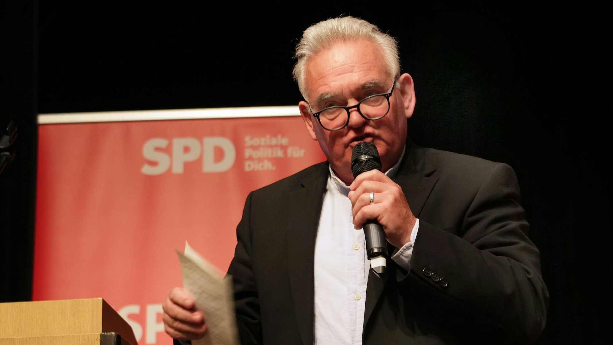 Harald Könen ist 1. Stellvertretender Bürgermeister in Elsdorf.