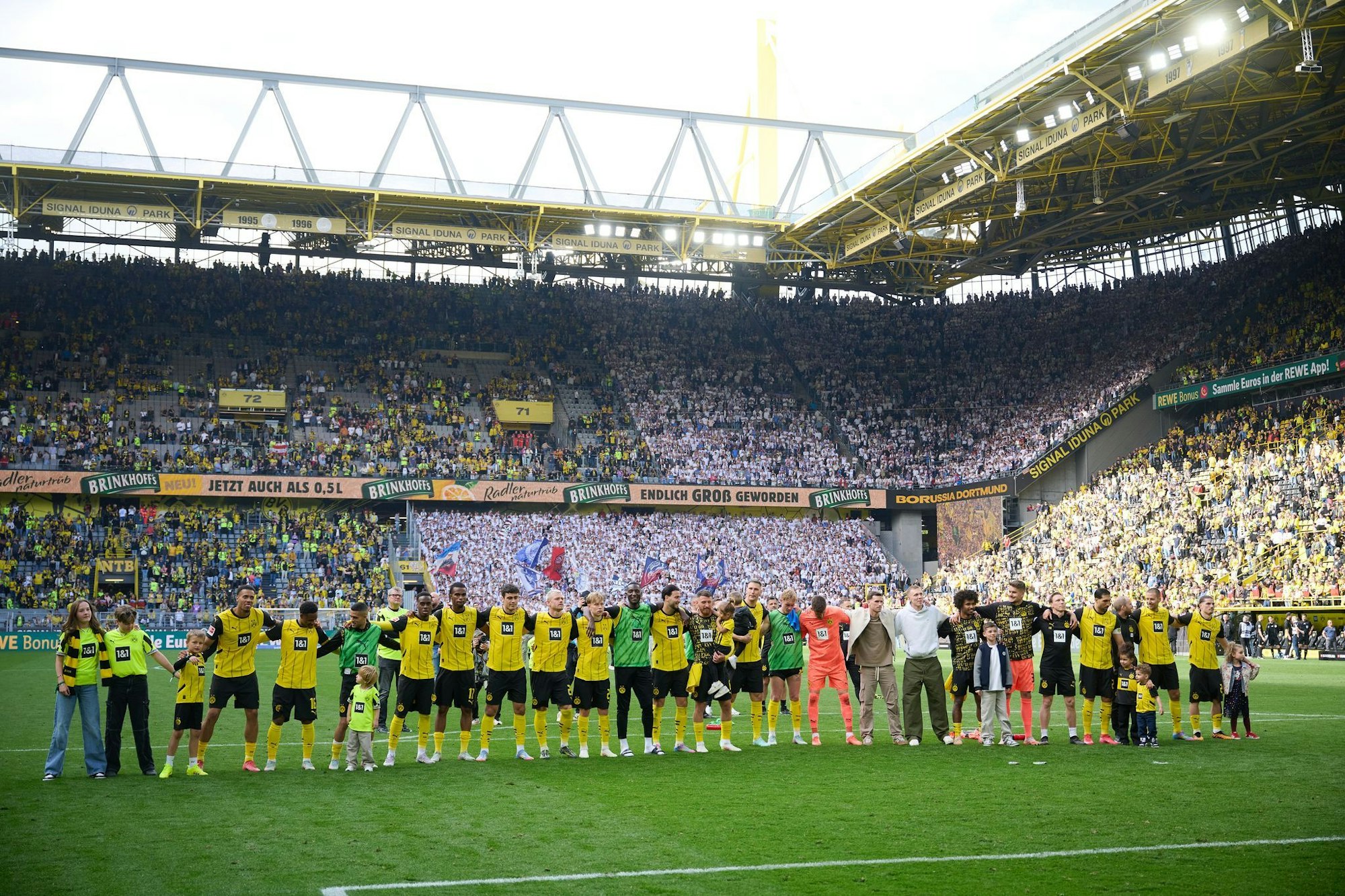 Die Mannschaft konnte die Qualifikation für die Königsklasse mit ihren Fans feiern.