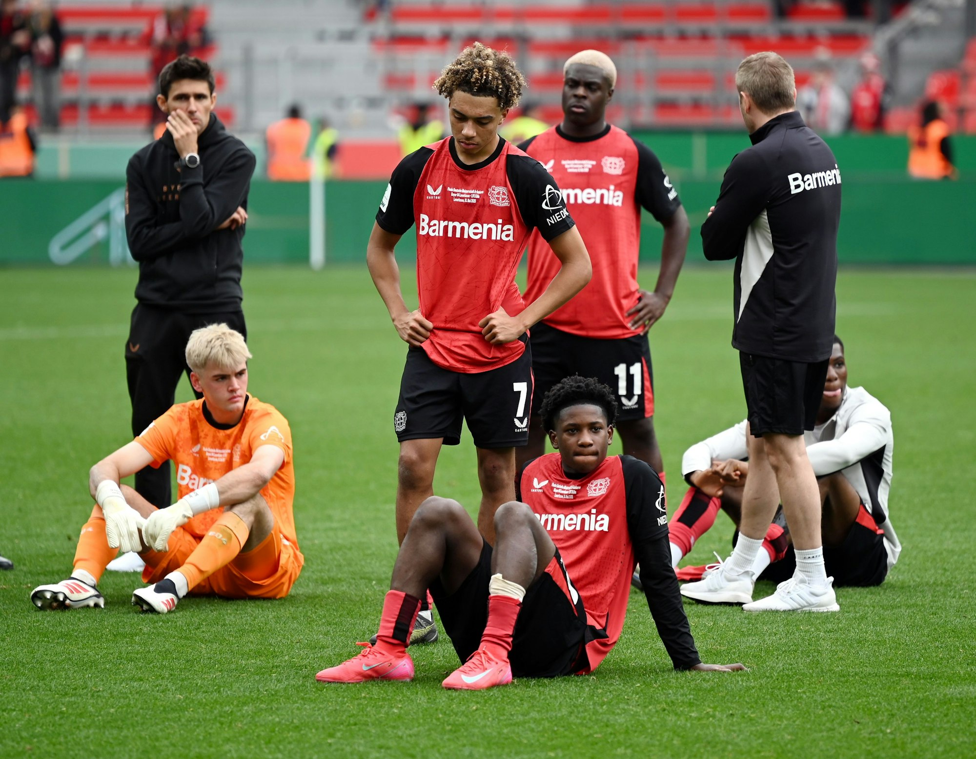 18.056.2025,Fussball-A-Junioren Bundesliga Finale
Bayer 04 Leverkusen - 1. FC Köln
Enttäuschung bei Bayer
Foto: Uli Herhaus