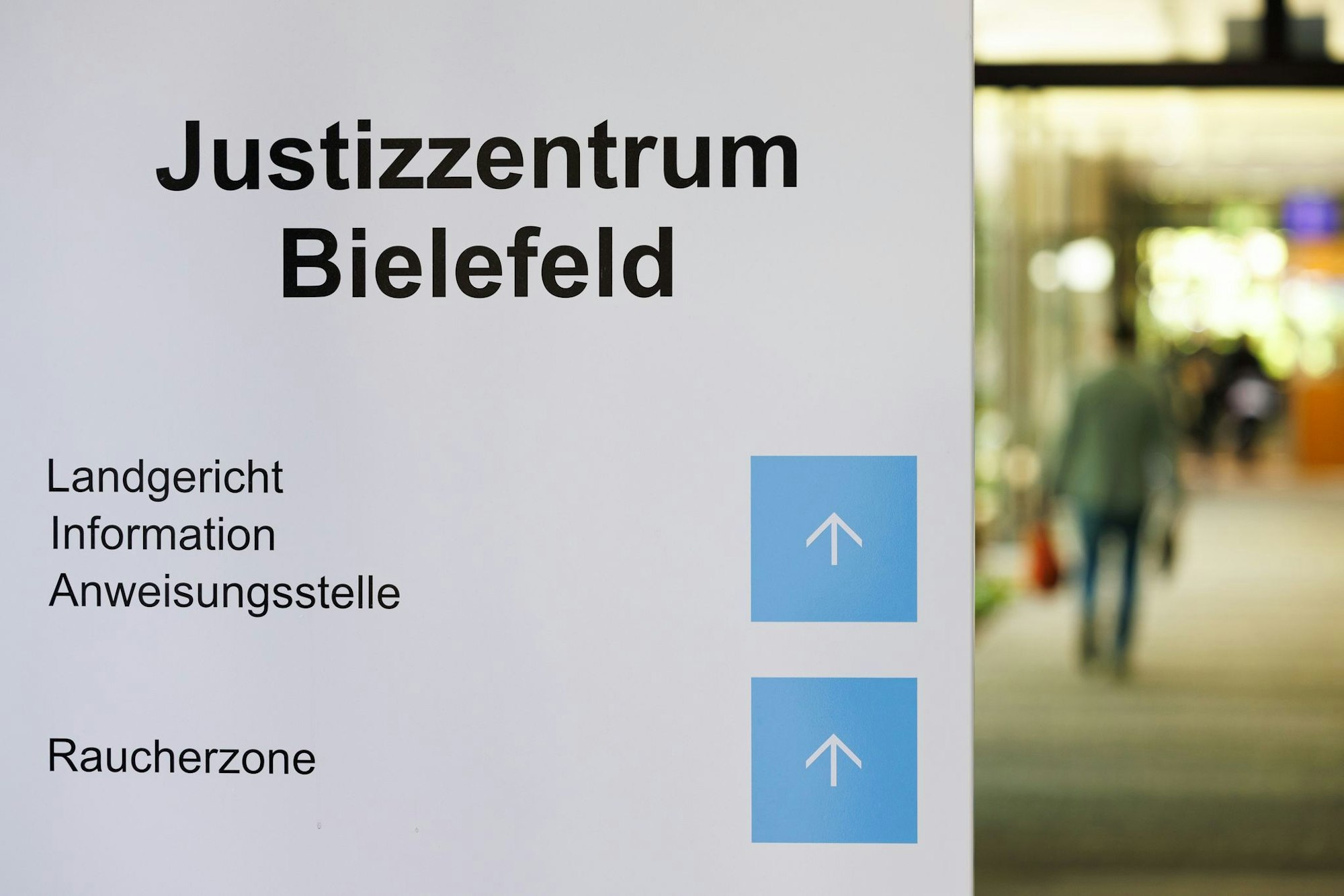 Im Prozess um den gewaltsamen Tod einer 46-Jährigen hat der Ehemann eine Erklärung vorlesen lassen. (Archivbild)