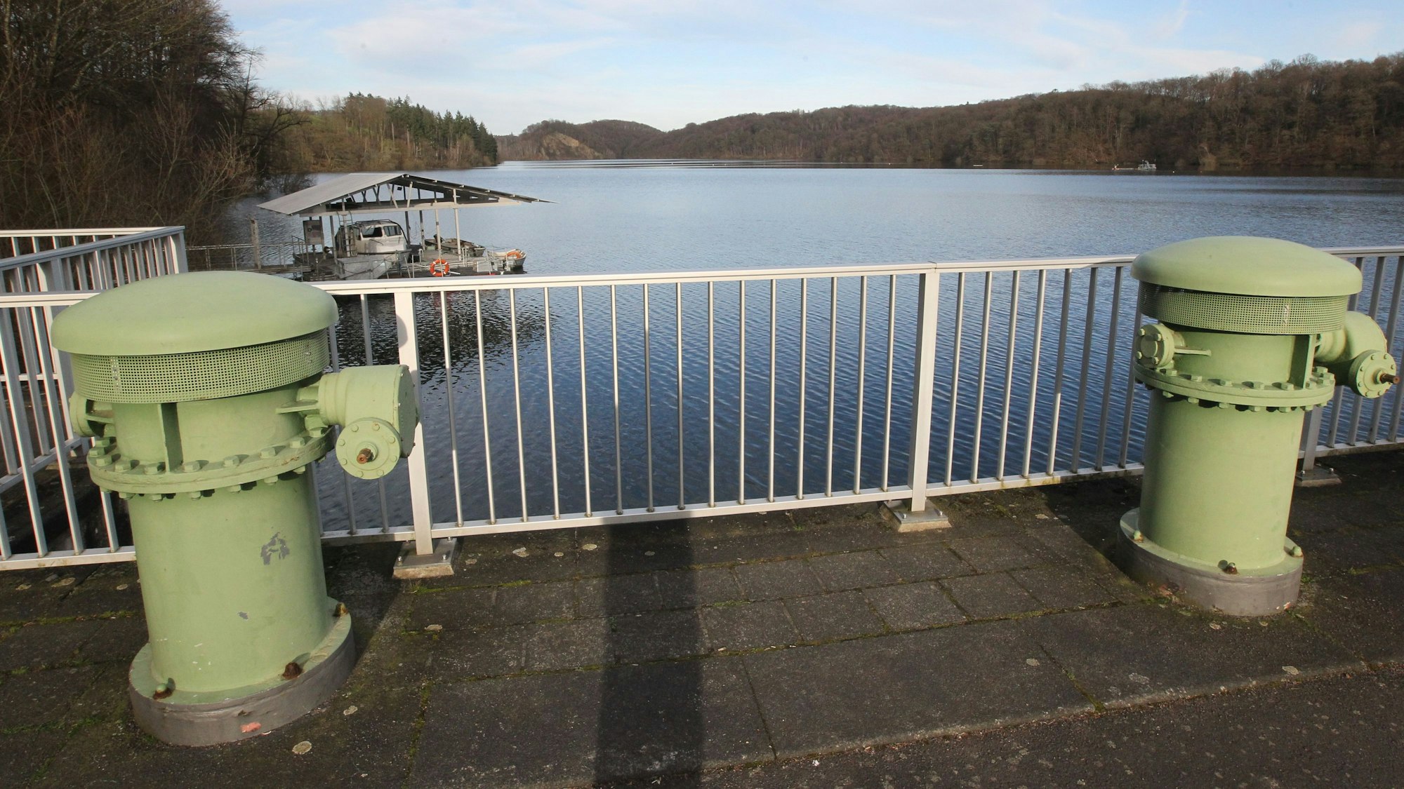 Die Wahnbachtalsperre ist gut gefüllt.