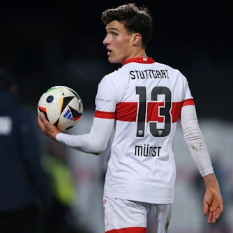 BAU// 30.11.2024 Großaspach Fußball VfB Stuttgart II vs. SV Waldhof Mannheim, Leonhard Luis Münst VfB II *** BAU 30 11 2024 Großaspach Football VfB Stuttgart II vs SV Waldhof Mannheim, Leonhard Luis Münst VfB II