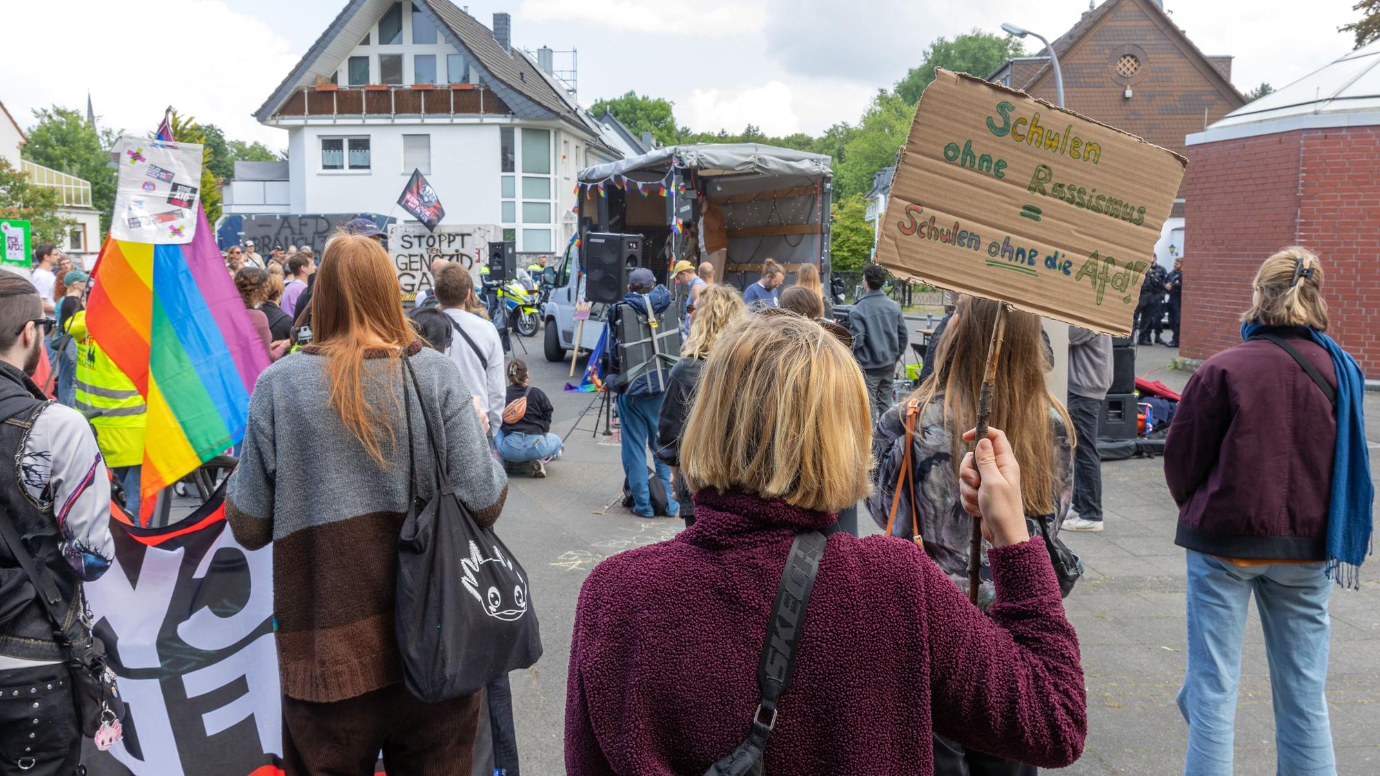 Die Stadtverwaltung Köln stellt dem AfD Kreisverband Köln Räume in der Schule Erich-Gutenberg Berufskolleg. Dagegen gibt es Proteste.