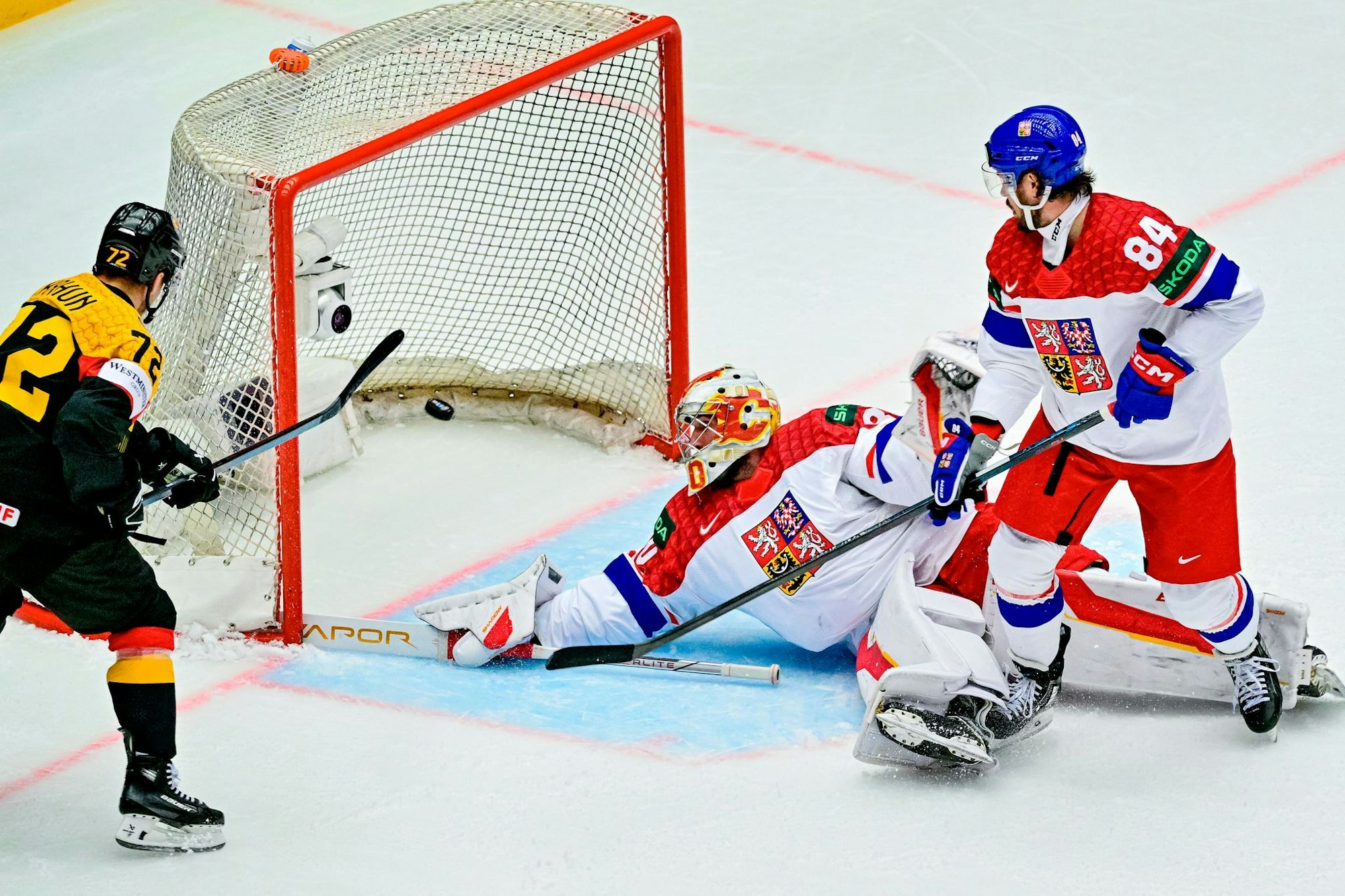 Dominik Kahun verpasste im ersten Drittel den Ausgleich gegen Weltmeister Tschechien.