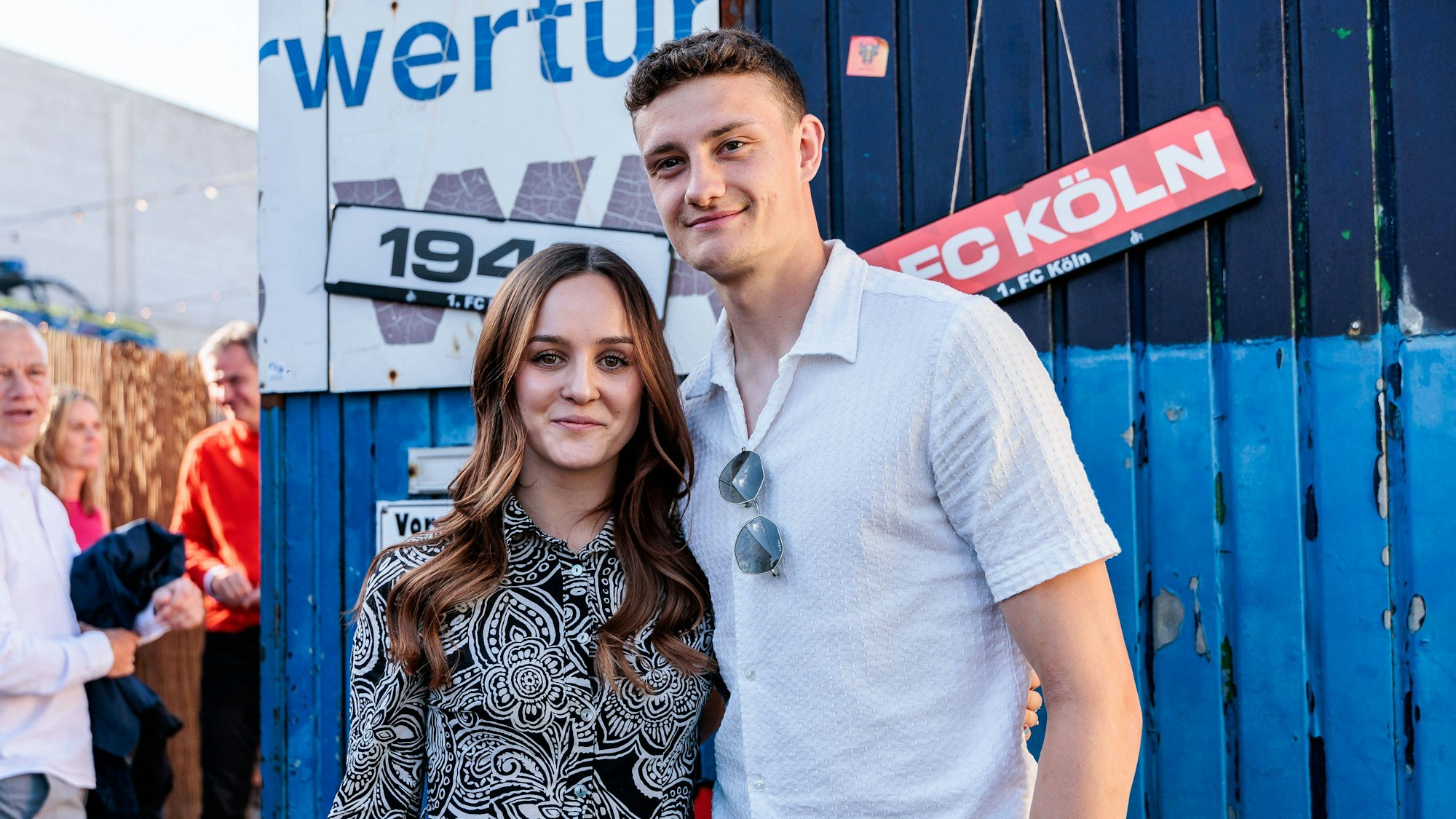 2. Fußball Bundesliga, 1. FC Köln Saisonausklangsfeier, 19.05.2025 Eric Martel 1. FC Köln, 6 mit Freundin Caro 2. Fußball Bundesliga, 1. FC Köln Saisonausklangsfeier, Köln, Schrotty am 19.05.2025 *** 2 Soccer Bundesliga, 1 FC Cologne end-of-season party, 19 05 2025 Eric Martel 1 FC Cologne, 6 with girlfriend Caro 2 Soccer Bundesliga, 1 FC Cologne end-of-season party, Cologne, Schrotty on 19 05 2025 Copyright: xBEAUTIFULxSPORTS/Wunderlx
