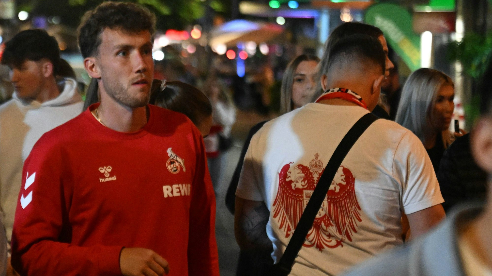 FC-Profi und Torschütze Luca Waldschmidt feierte gemeinsam mit seinen FC-Kollegen im Heising und Adelmann auf der Friesenstraße.