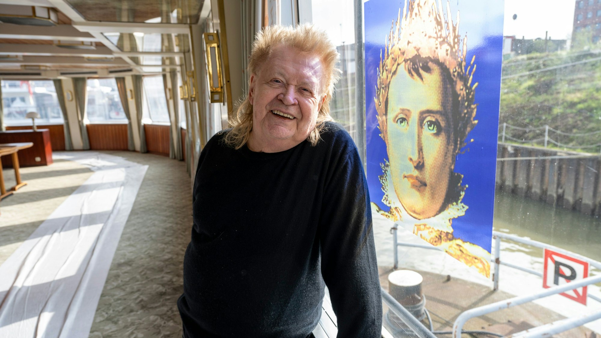 Der Künstler HA Schult.