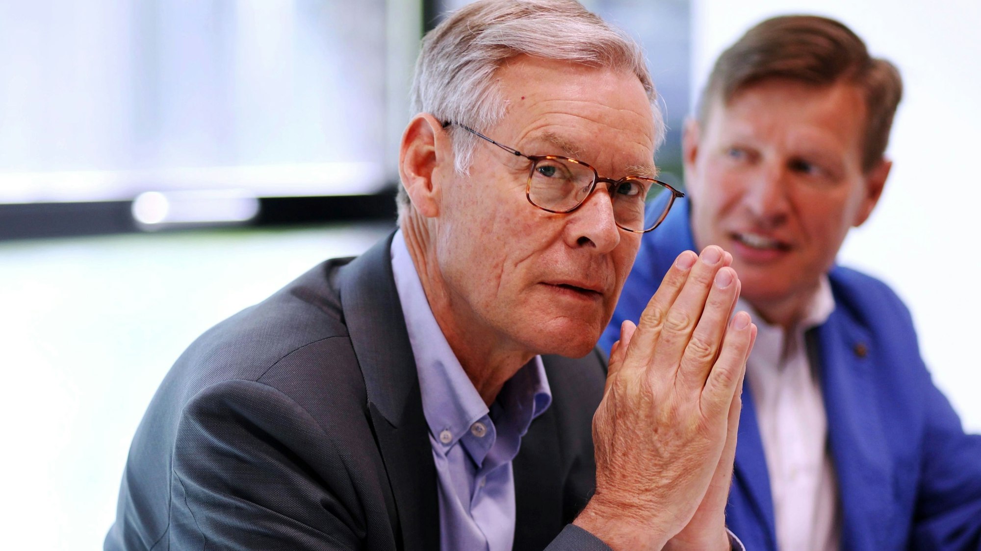 13.05.2025, Köln: Gespräch mit möglichen Kandidaten für den Vorstand des Fußballvereins 1. FC Köln. Thorsten Kiesewetter, Sven-Georg Adenauer und Martin Hollweck (v.l.). Foto: Arton Krasniqi
