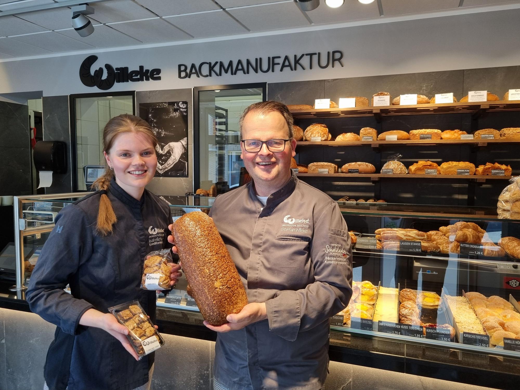 Stolz über die Auszeichnung: Isabelle und Stefan Willeke in der Backmanufaktur Willeke in Quettingen.