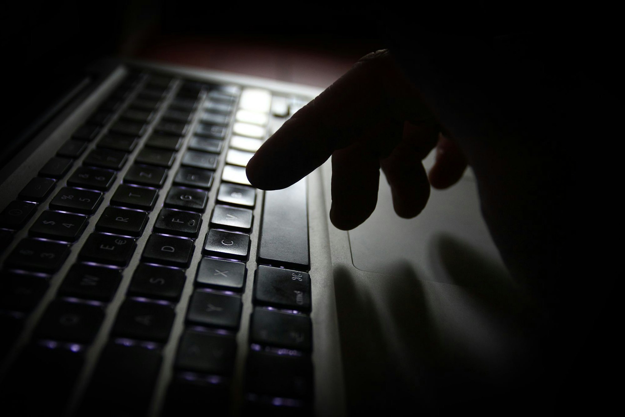 Kinder und Jugendliche sind den Gefahren im Internet oft schutzlos ausgeliefert.