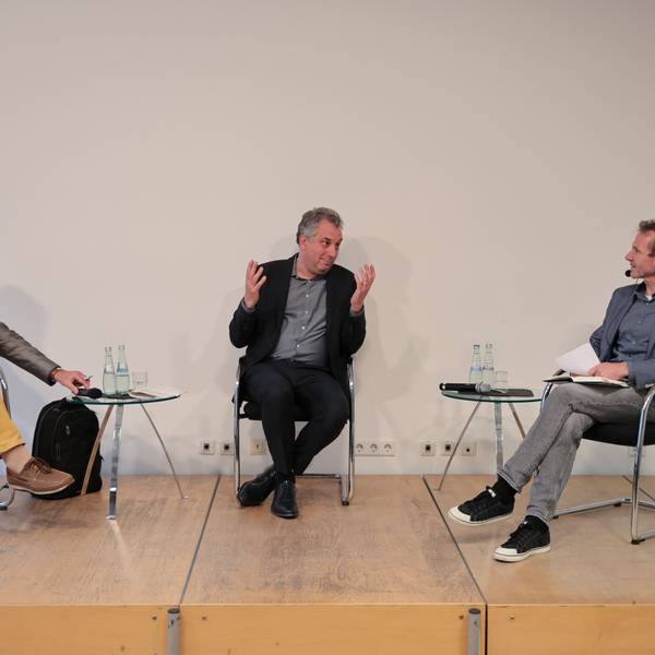 „frank&frei“-Talk mit Andreas Püttmann, Volker Resing und Moderator Joachim Frank (v.l.n.r.) in der Karl-Rahner-Akademie.
