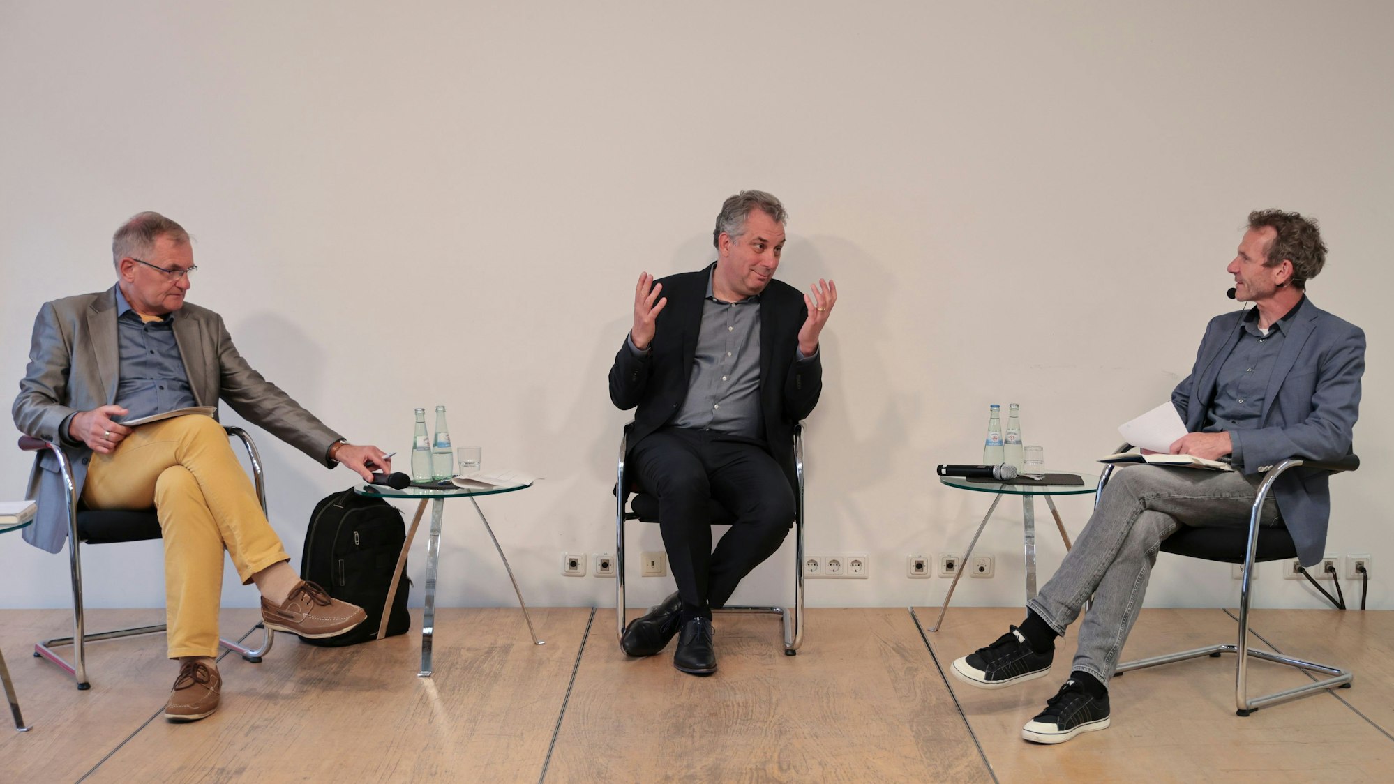 „frank&frei“-Talk mit Andreas Püttmann, Volker Resing und Moderator Joachim Frank (v.l.n.r.) in der Karl-Rahner-Akademie.