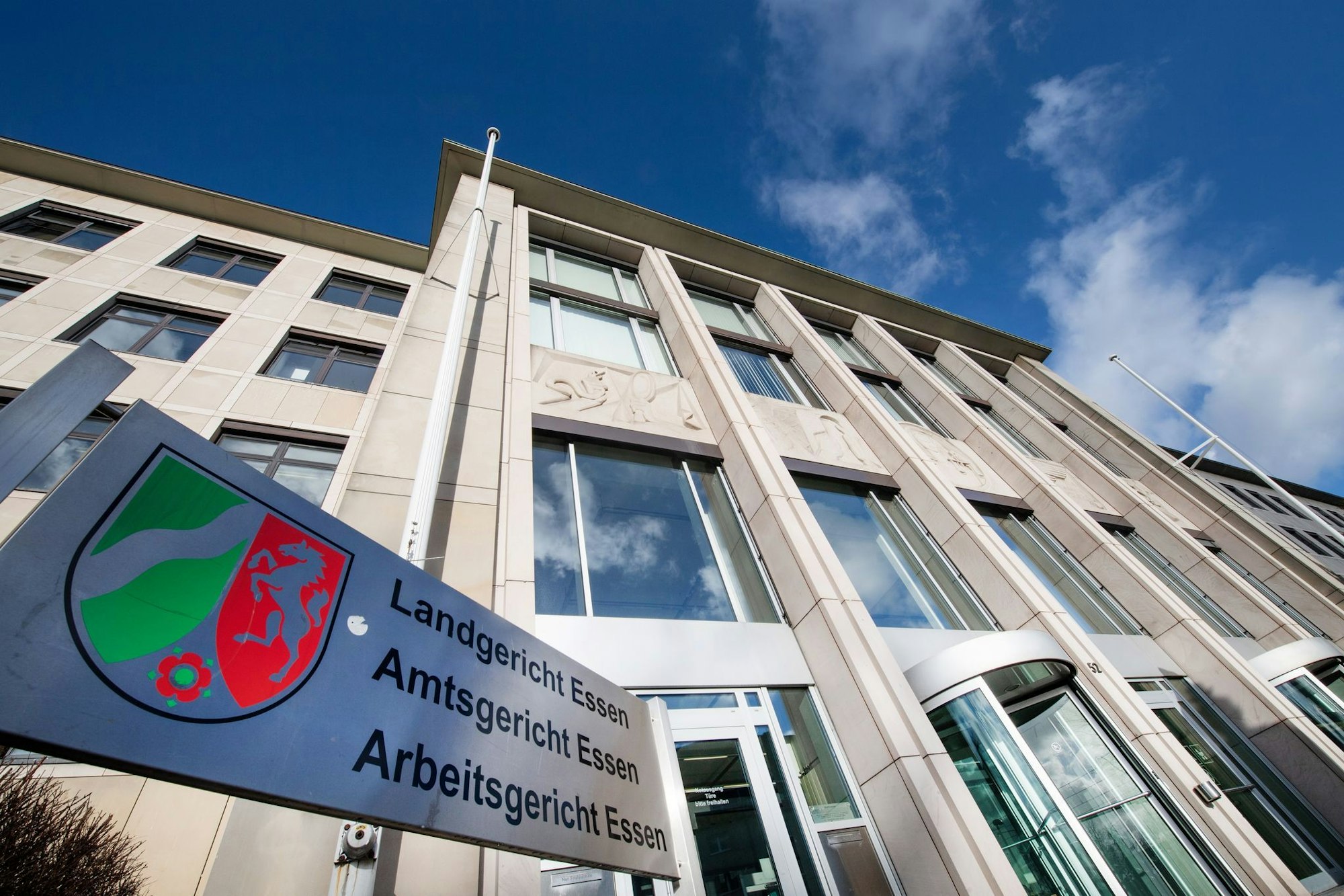 Laut Urteil mussten die Studierenden bis zu 900 Euro zahlen, um eine nicht bestandene Prüfung im universitätseigenen IT-System als bestanden eintragen zu lassen. (Archivbild)