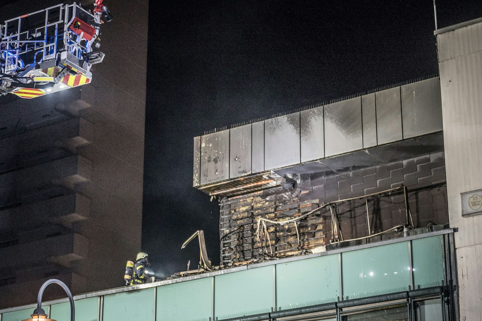 In der Nacht hat es in der City im ehemaligen Tiffanys Nightclub gebrannt. Foto: Ralf Krieger