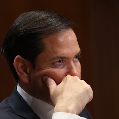 Geriet vor dem Ausschuss für auswärtige Beziehungen des Senats stark unter Druck: US-Außenminister Marco Rubio