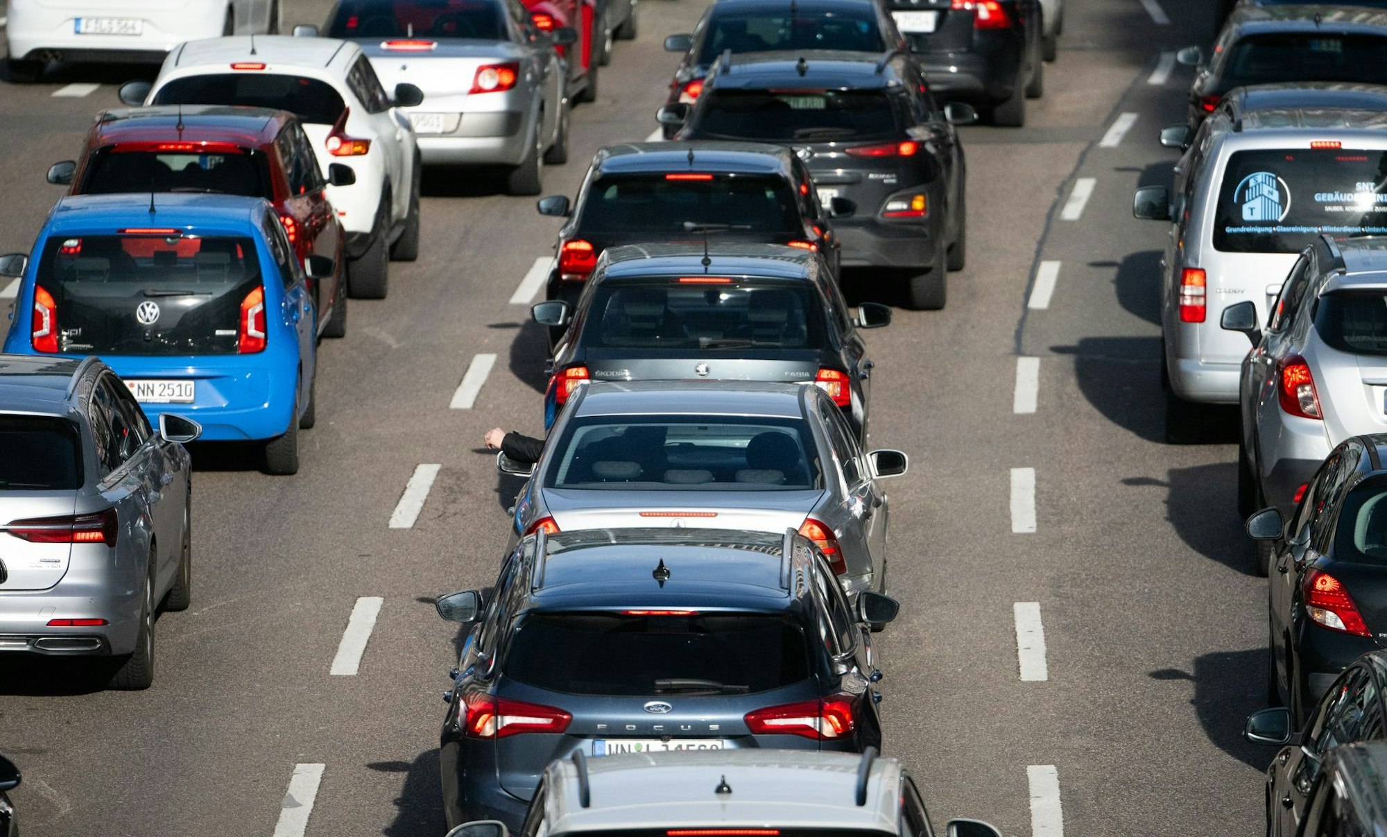 Im Berufsverkehr wird es auf der A4 voraussichtlich zu Stau kommen. (Symbolbild)