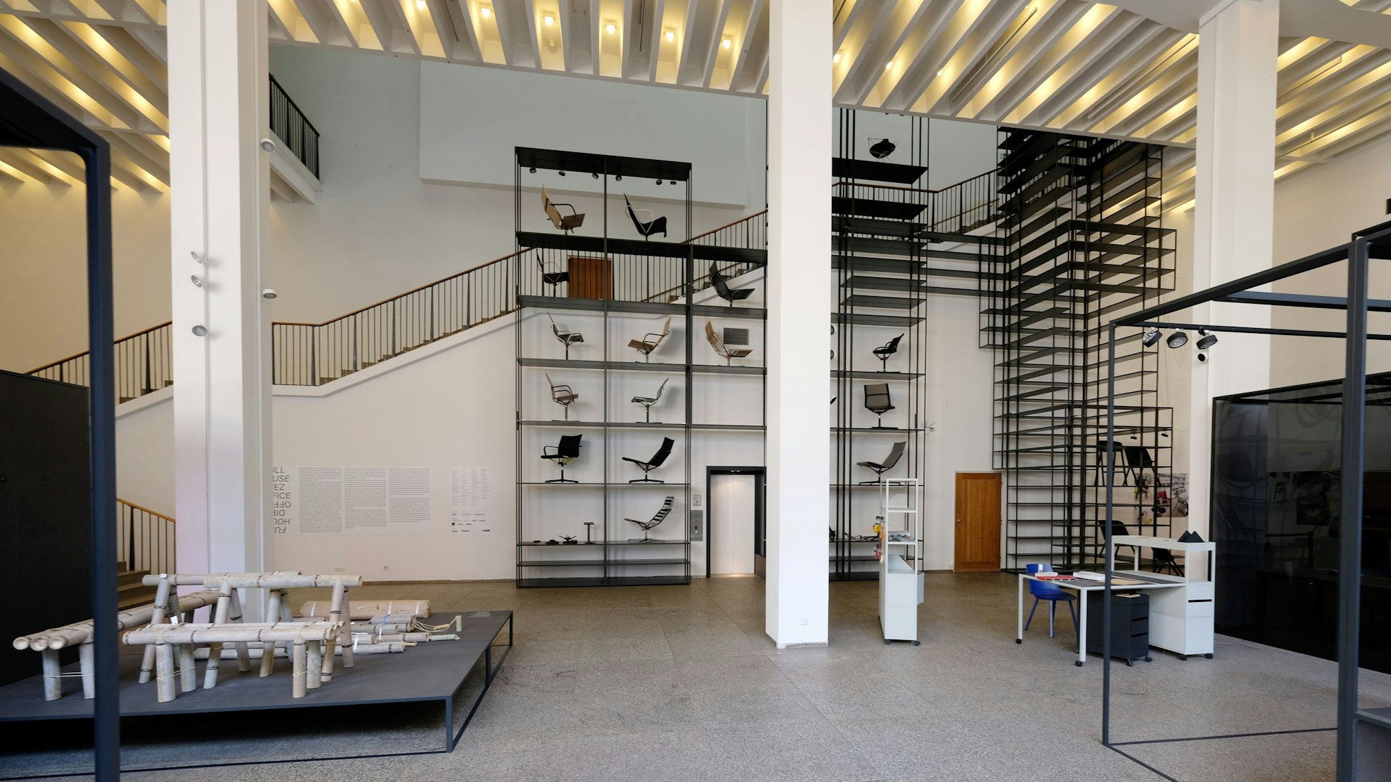 Ein Blick ins Innere des Museums für Angewandte Kunst.