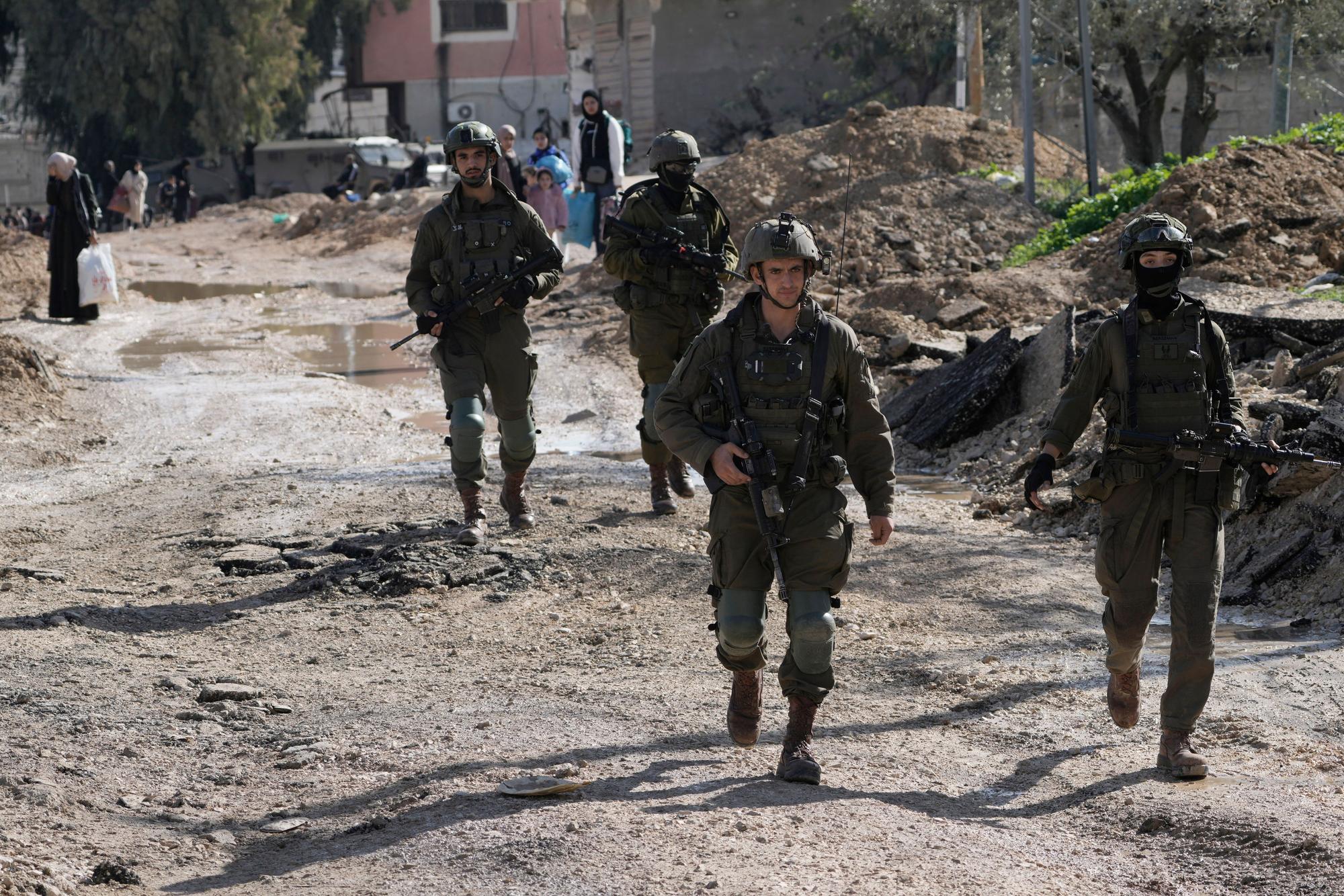Israelische Soldaten im Flüchtlingslager Dschenin im Westjordanland.