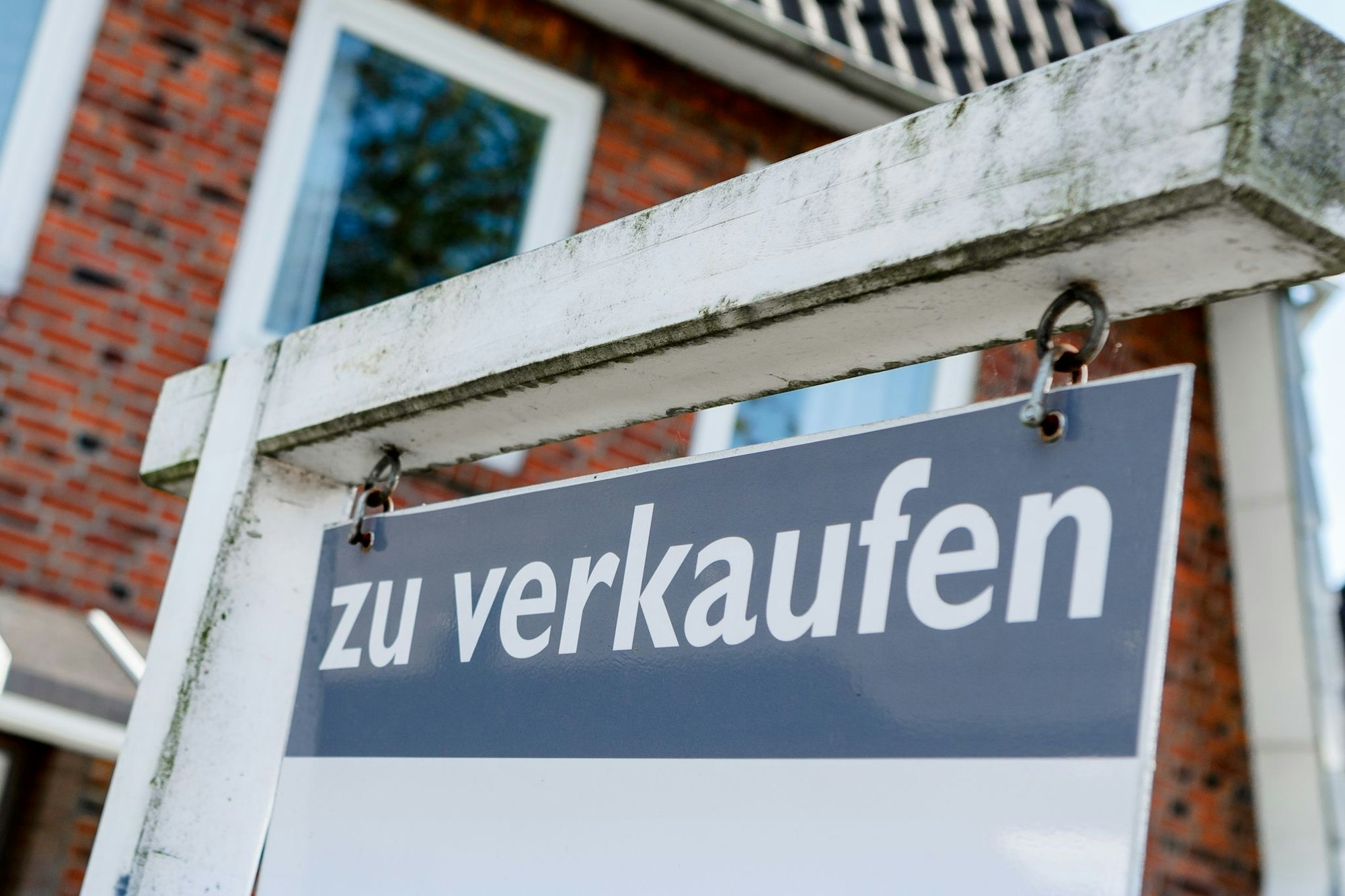 Nicht alle Mängel müssen vor einem Verkauf genannt werden: «Gekauft wie gesehen» schließt oft Ansprüche aus.