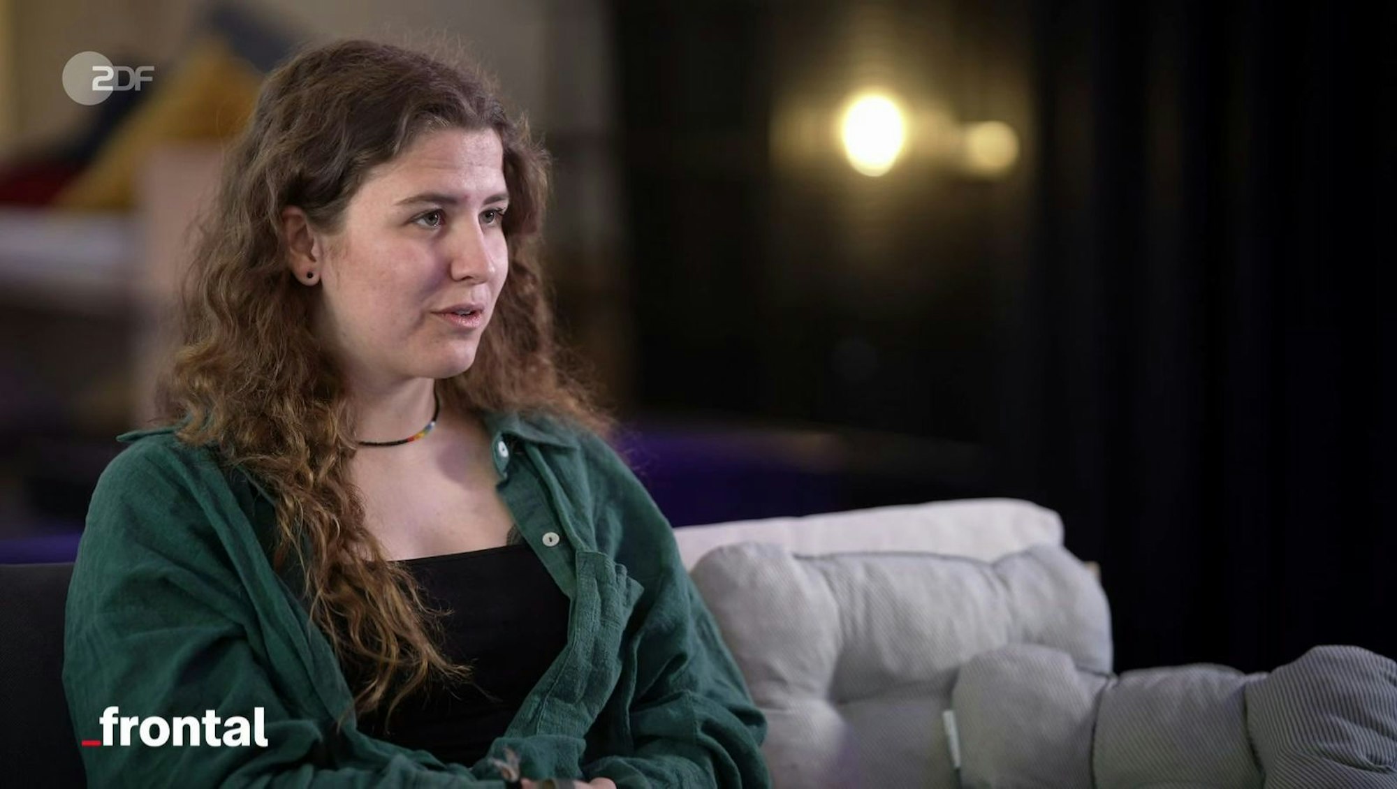 Mara Kleine findet: „Manchmal kann man keine Kompromisse eingehen, vor allem, wenn es um Klimapolitik geht.“ (Bild: ZDF)