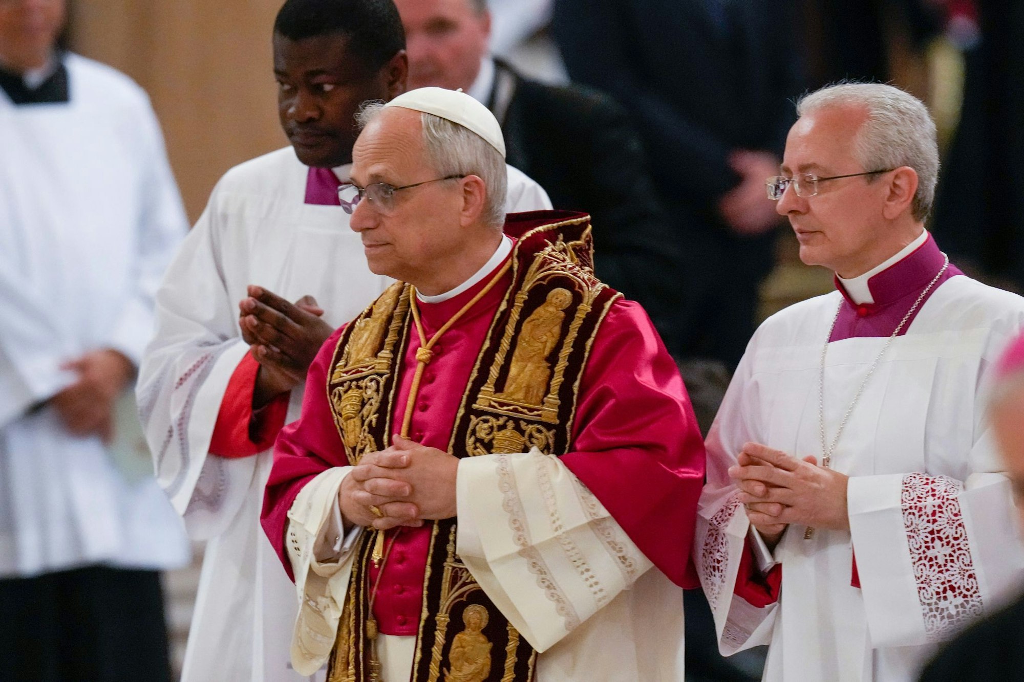 Der Papst bietet den Vatikan als Verhandlungsort an.
