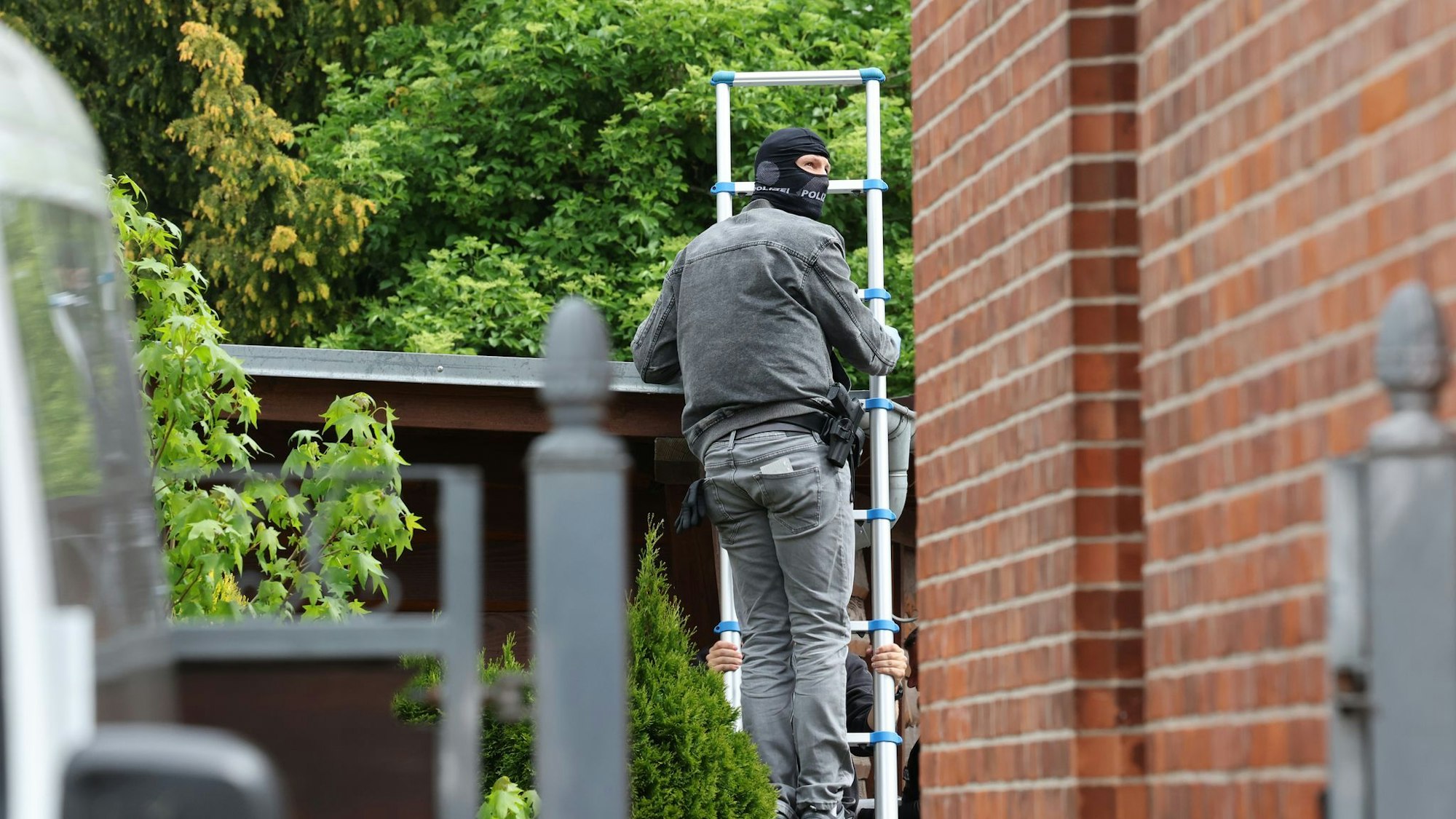 Festnahmen gab es laut Bundesanwaltschaft unter anderem in Neubukow (Landkreis Rostock) und in Wismar.