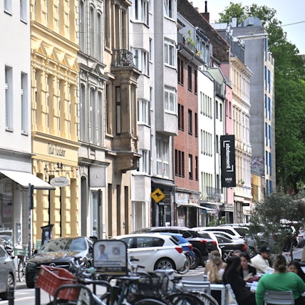 21.05.2025 Köln. Die Limburger Straße ist eine der teuersten Adressen in Köln. Foto: Alexander Schwaiger