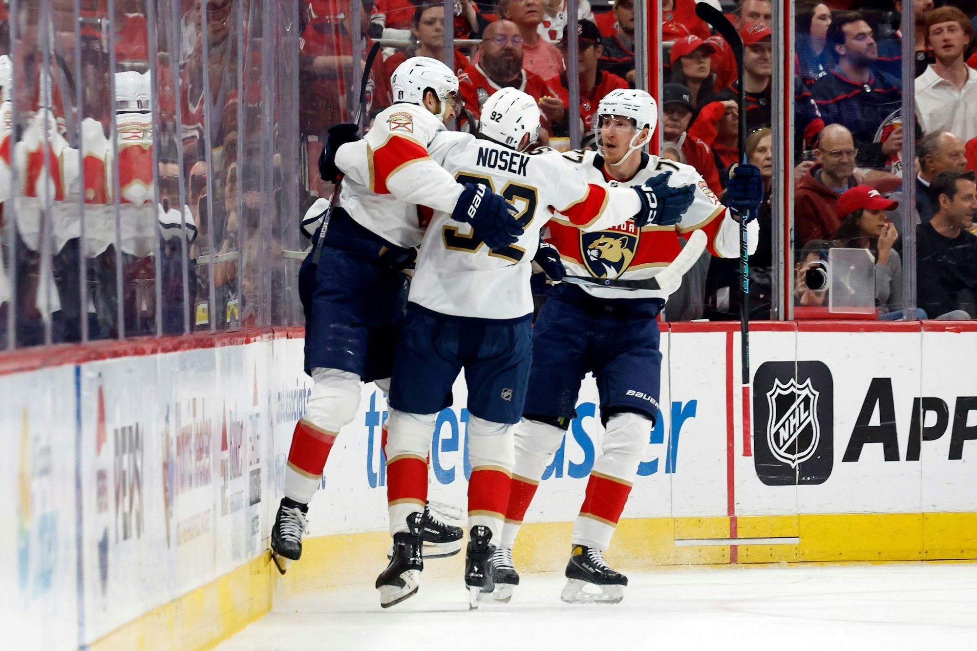 Greer traf einmal, Nosek bereitete zwei Tore vor: Die Panthers hatten zum Auftakt Grund zu Feiern.