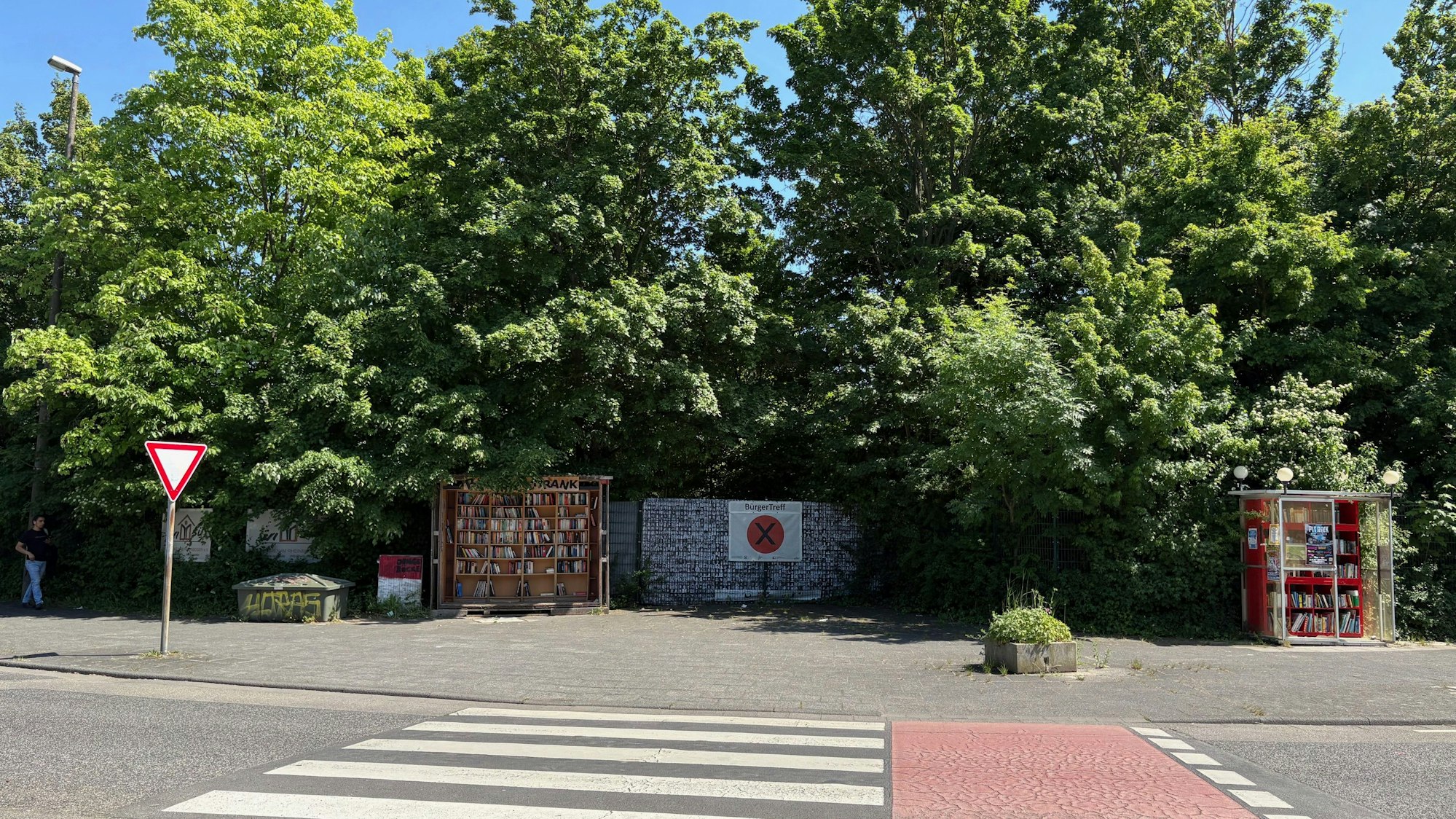 Der neue Quartiersplatz Ecke Eygelshovener und Sürther Straße soll größer geplant werden.