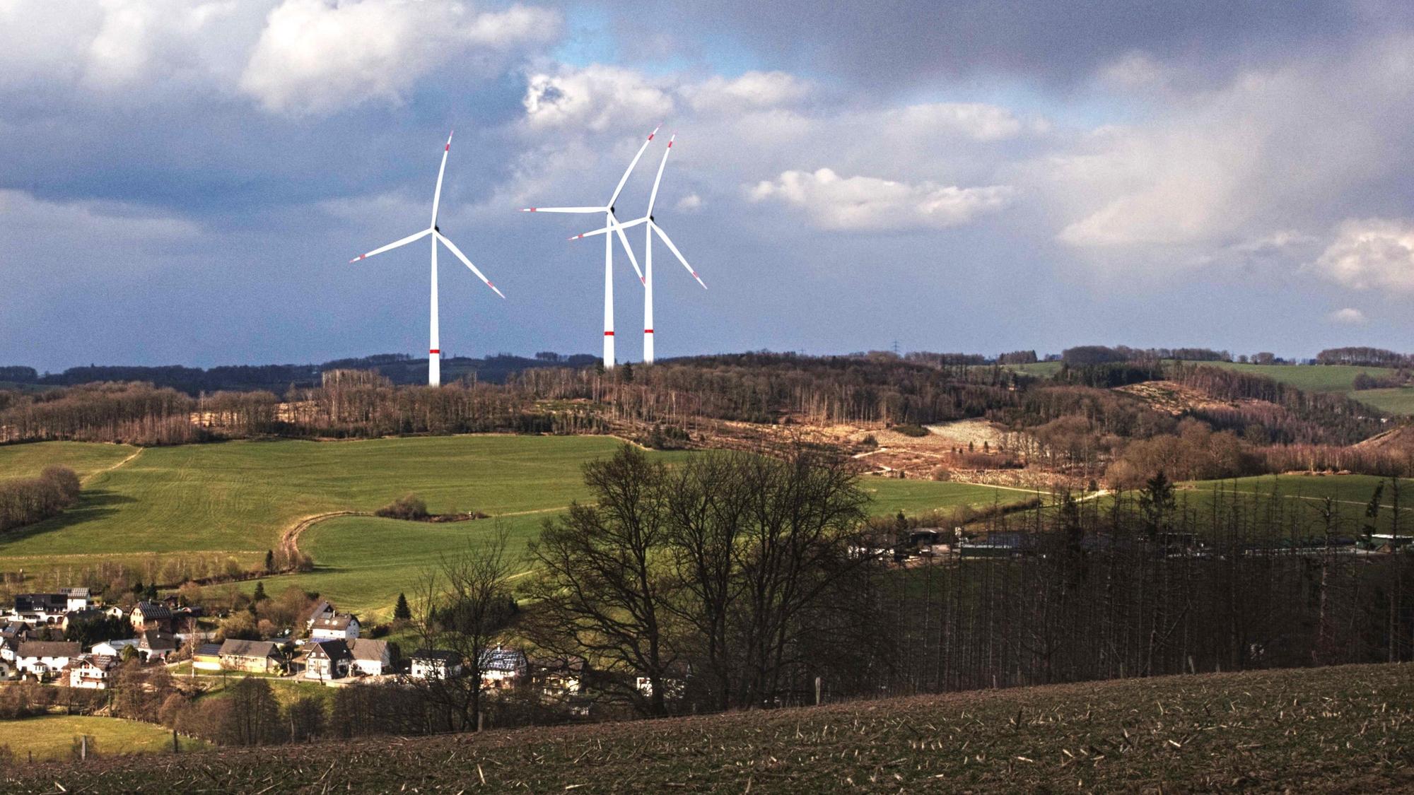 Frielingsdorf-Vogelberg. Fotomontage der geplanten Windräder.