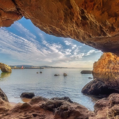 Felsenfenster am Praia da Balanca bei Lagos.